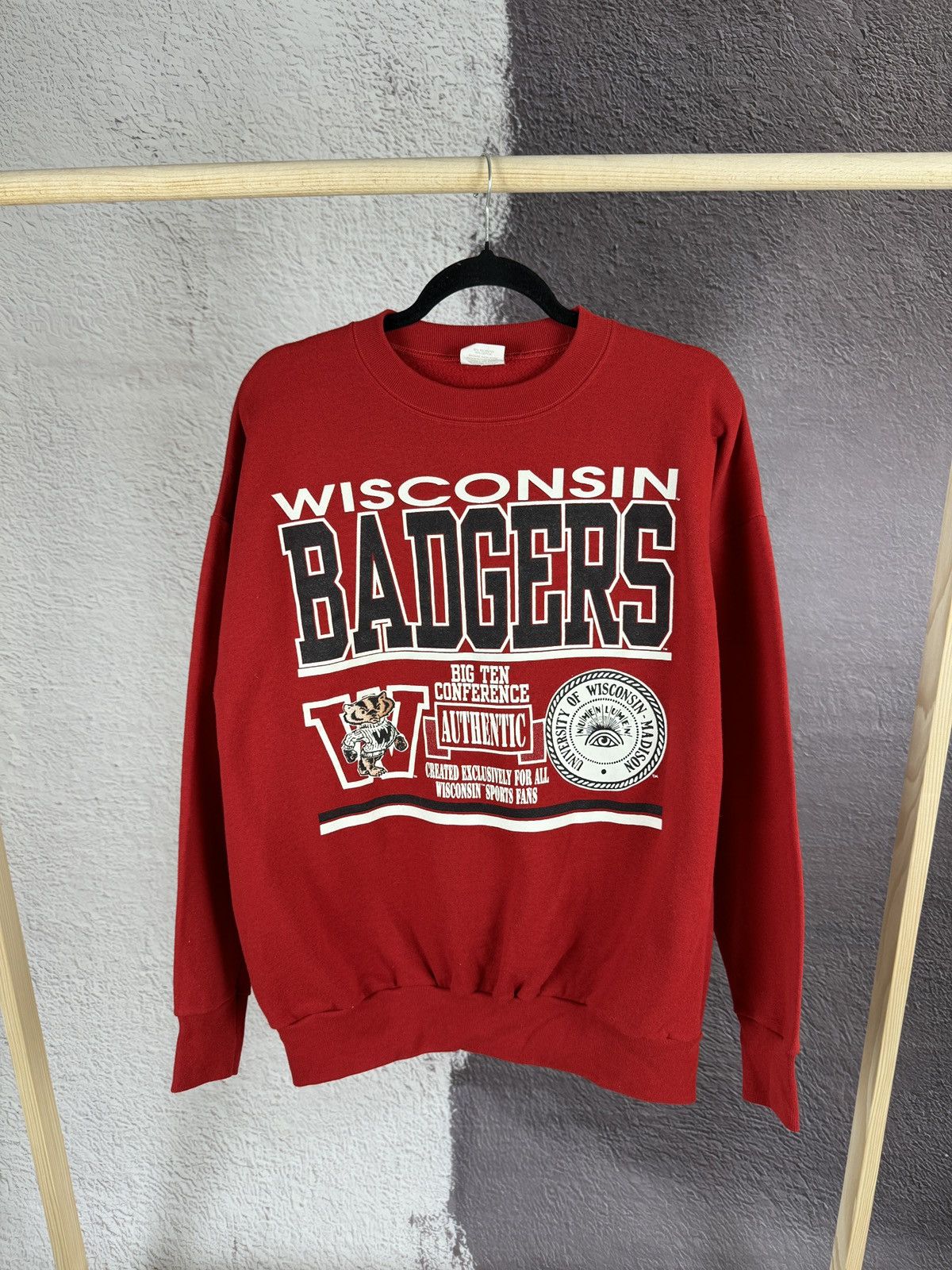 NFL Vintage 80s TNT University of Wisconsin Badgers Sweatshirt Size US XL / EU 56 / 4 - 1 Thumbnail