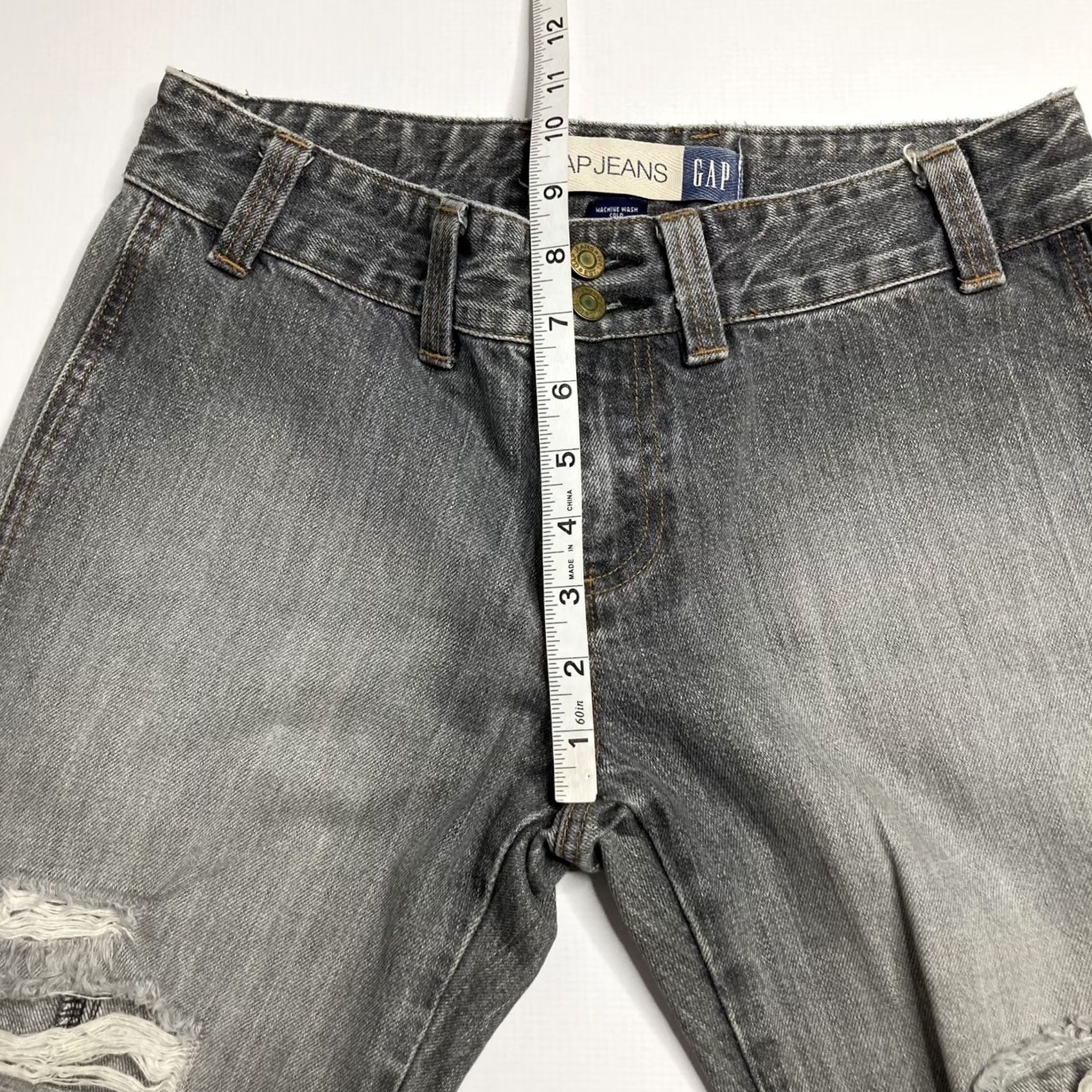 Gap VINTAGE Gap Jeans 2 Button Waist Distressed Destroyed Size 6 Gray 5-Pocket Denim Menus Womens Giov Size 28" / US 6 / IT 42 - 7 Thumbnail