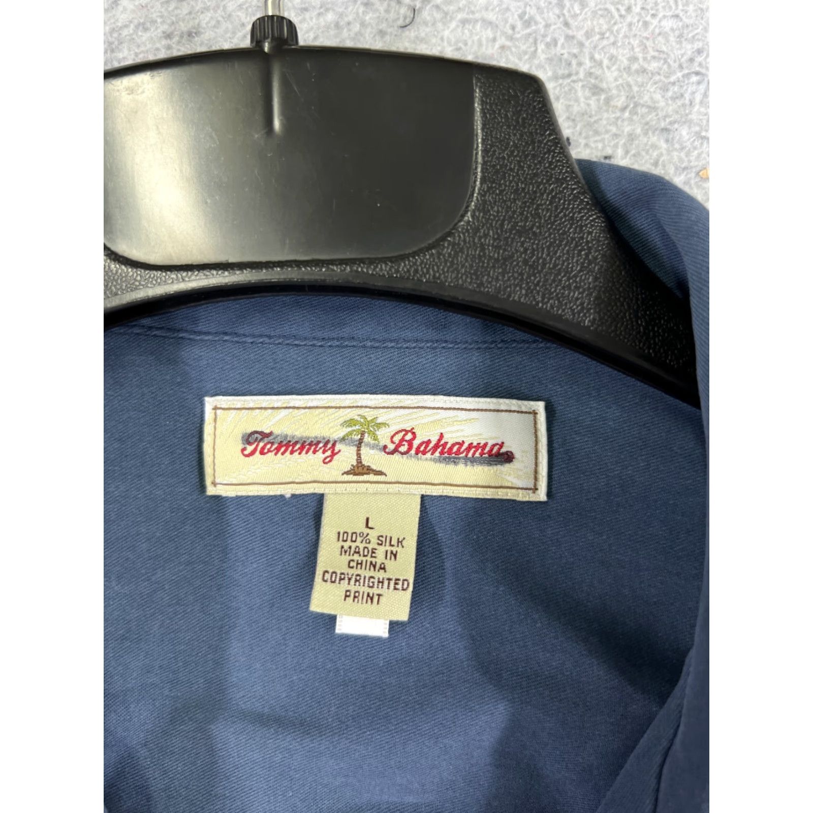 Tommy Bahama Tommy Bahama Shirt Men Large Blue Pineapple Button Up Hawaiian Silk Vacation Size US L / EU 52-54 / 3 - 6 Thumbnail