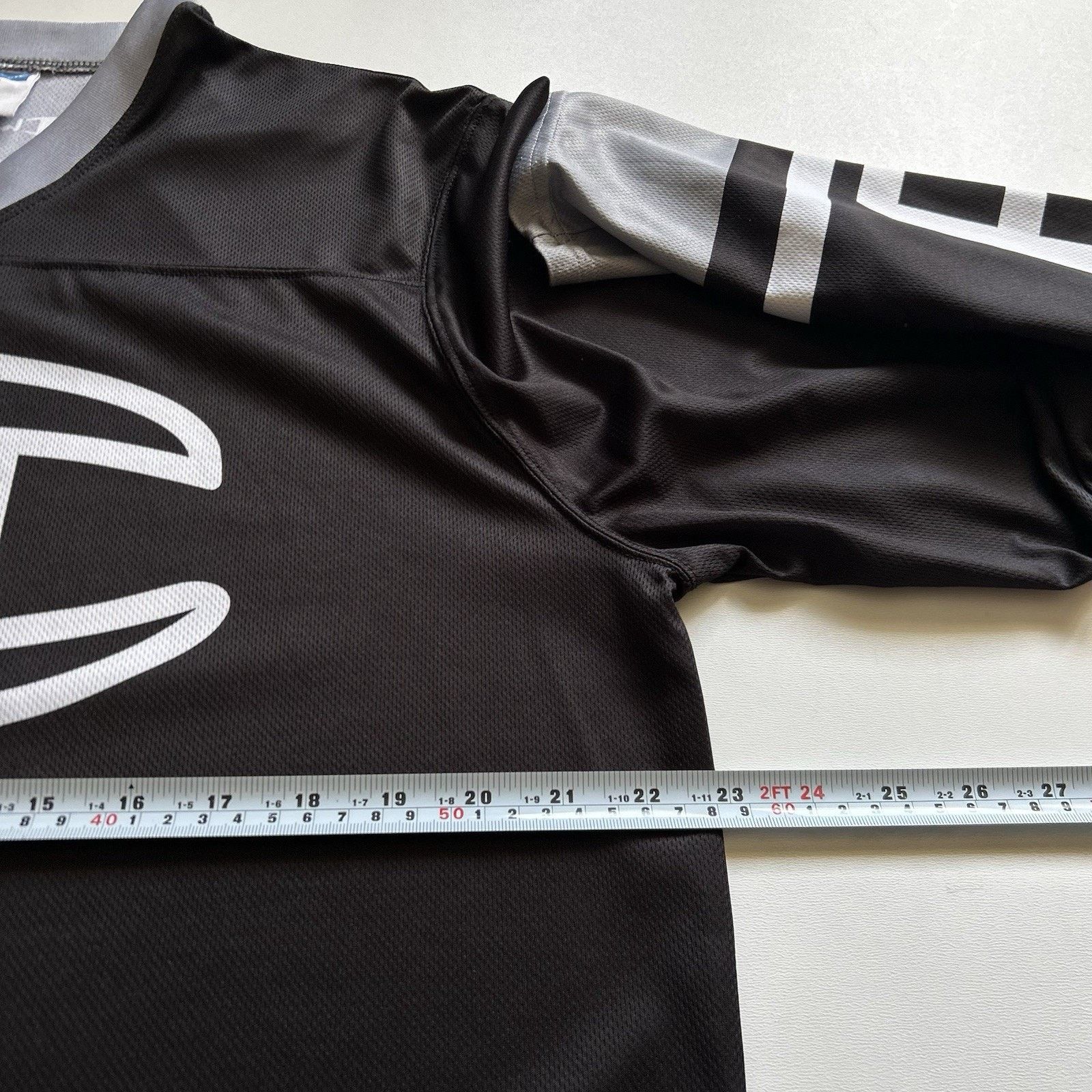 Champion Champion Hockey Jersey Black Long Sleeve Medium Vintage Y2K Size US M / EU 48-50 / 2 - 7 Thumbnail