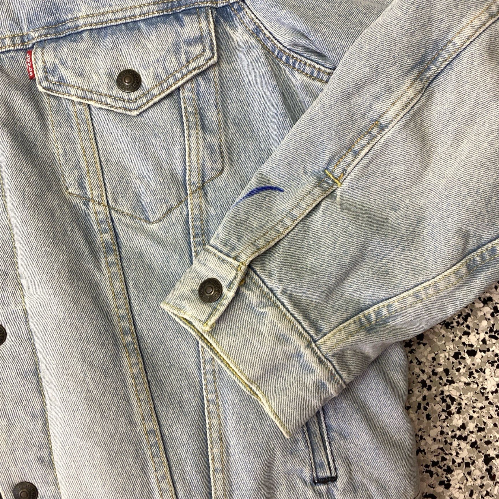 Levi's Levi's Trucker Jacket Sample Denim Light Wash Sherpa Lined Medium Blue Men M Jacket Size US M / EU 48-50 / 2 - 2 Thumbnail