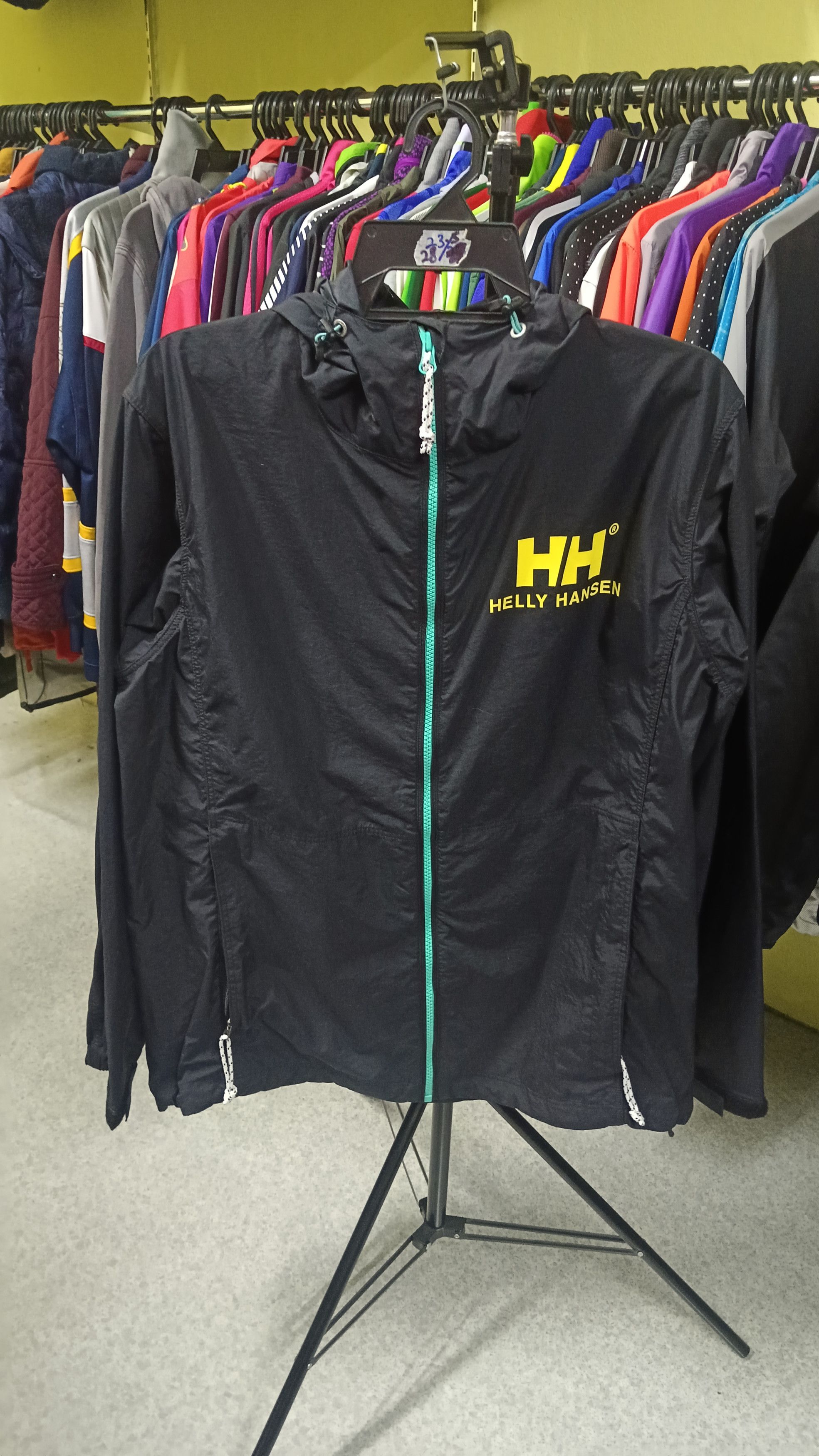 Helly Hansen Vintage Helly Hansen Packable Windbreaker Size US L / EU 52-54 / 3 - 1 Thumbnail