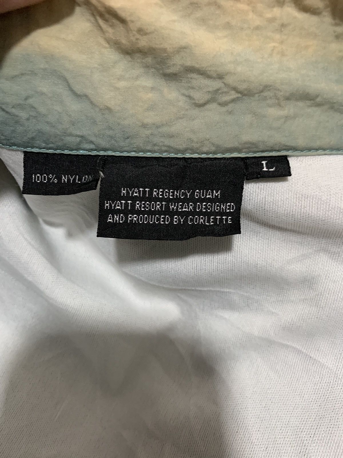 Colette Hyatt Vintage Windbreaker Hyatt Regency GUAM Size US L / EU 52-54 / 3 - 7 Thumbnail