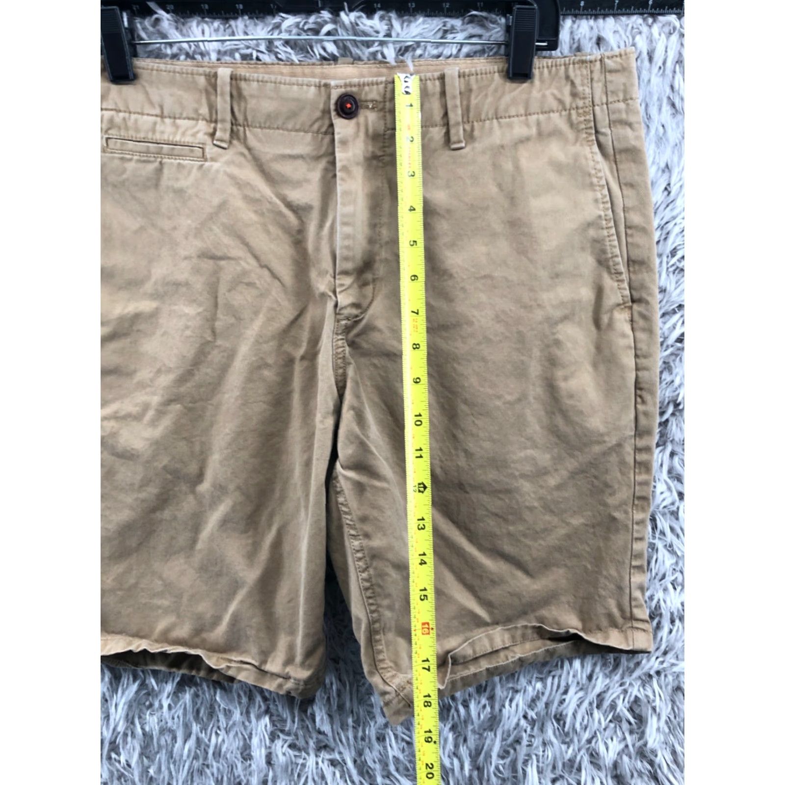 Gap Gap Lived-In Shorts Mens Size 34 Mid Rise Medium Wash Beige Bermuda, 5-Pocket, Belt Loops, Cotton Blend, Regular Fit, Casual, Gap, Men Size US 34 / EU 50 - 3 Thumbnail