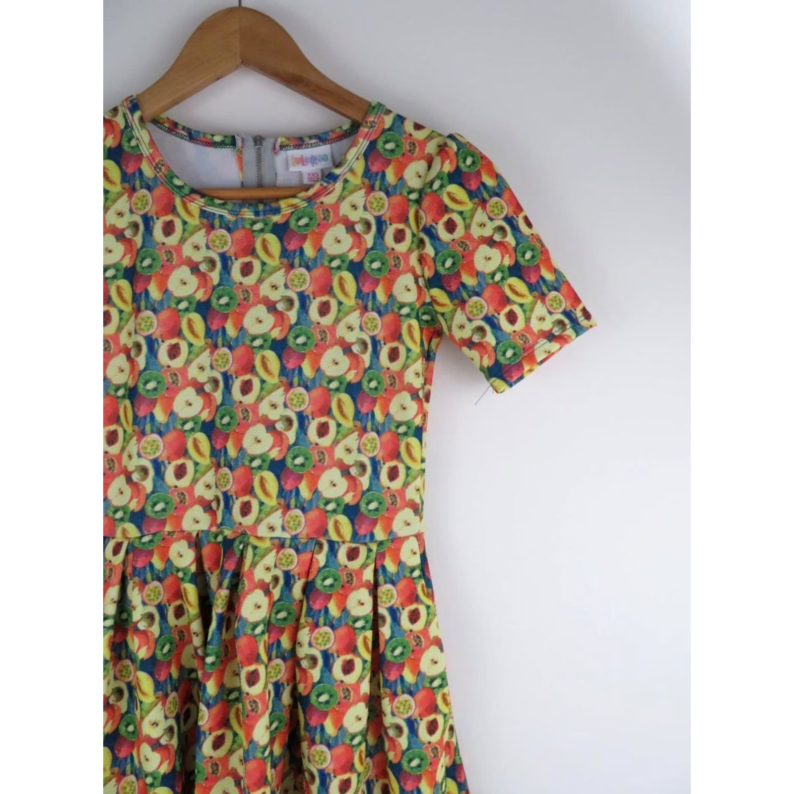 Vintage LuLaRoe Dress Womens 2XS Fruits Amelia Fit Flare Line Zip Apples Pears Kiwi Size XXS / US 00 / IT 34 - 2 Thumbnail