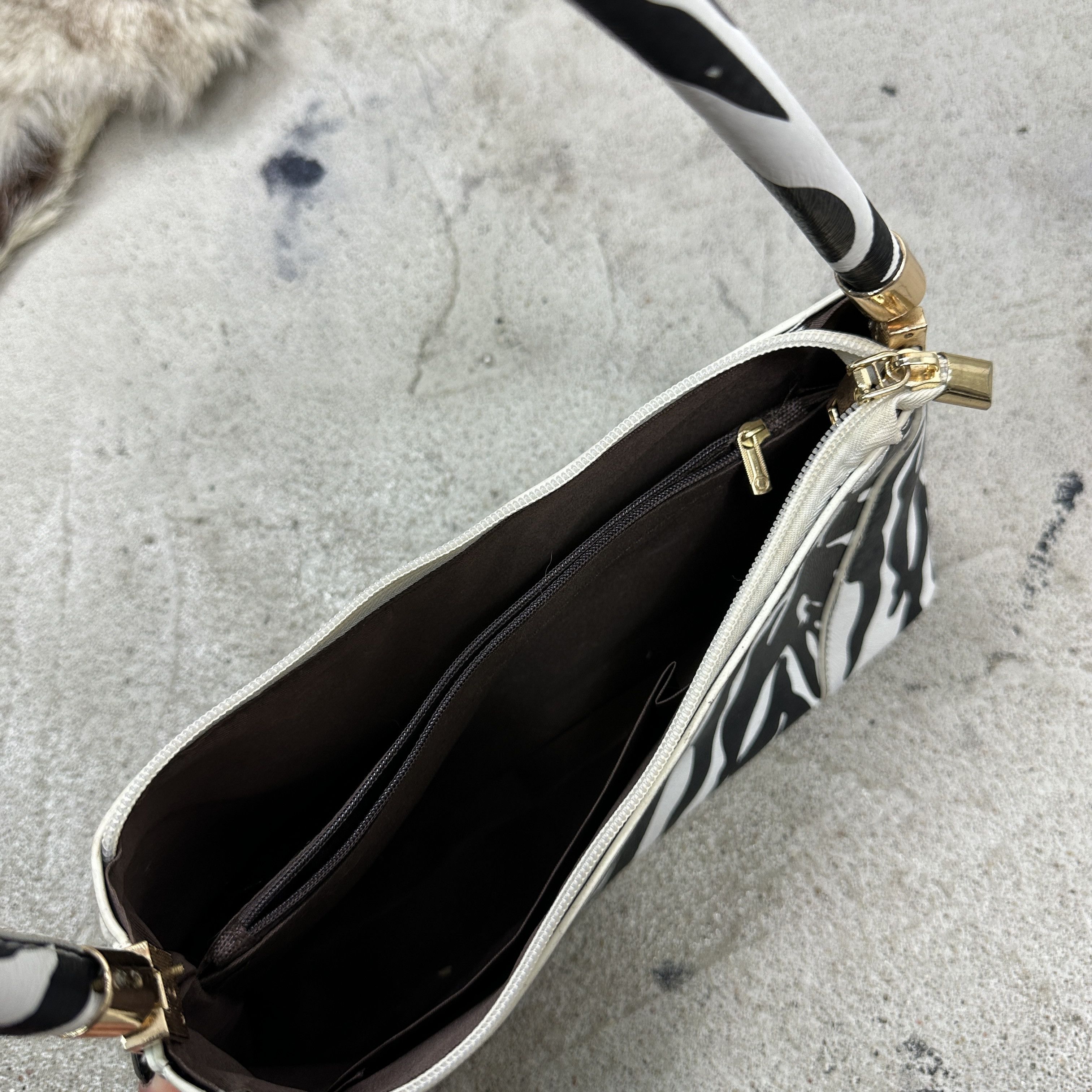 Vintage Vintage Mini Baguette Zebra Print Shoulder Bag Y2K Size ONE SIZE - 5 Thumbnail