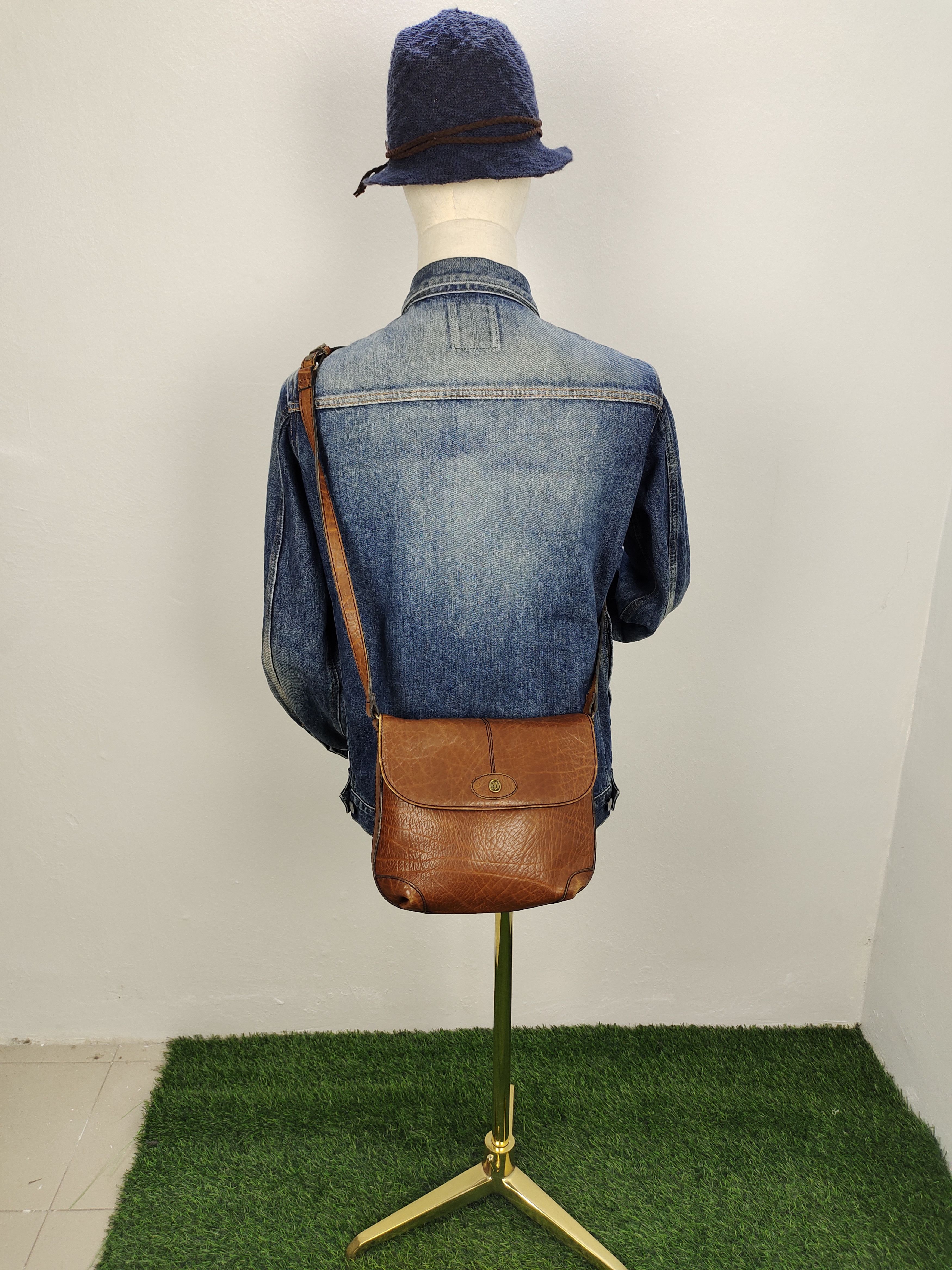 Leather Vintage 70s Caracciola Patina Leather Sling Bag Size ONE SIZE - 2 Thumbnail