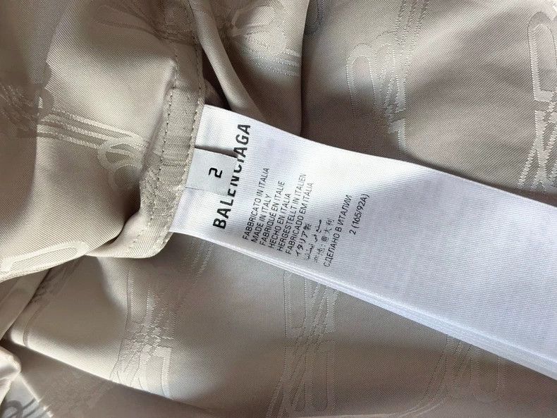 Balenciaga Balenciaga Ladies Shirt 100% Viscose \n Drop shoulder desi Size US M / EU 48-50 / 2 - 7 Thumbnail