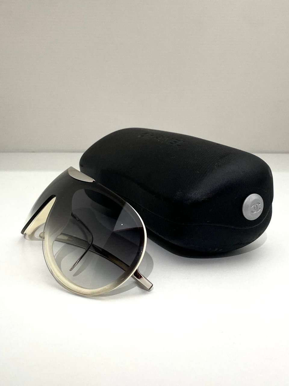Chanel Chanel CC Logo Aviator Gradient Tint Shield Sunglasses Y2K Size ONE SIZE - 9 Thumbnail