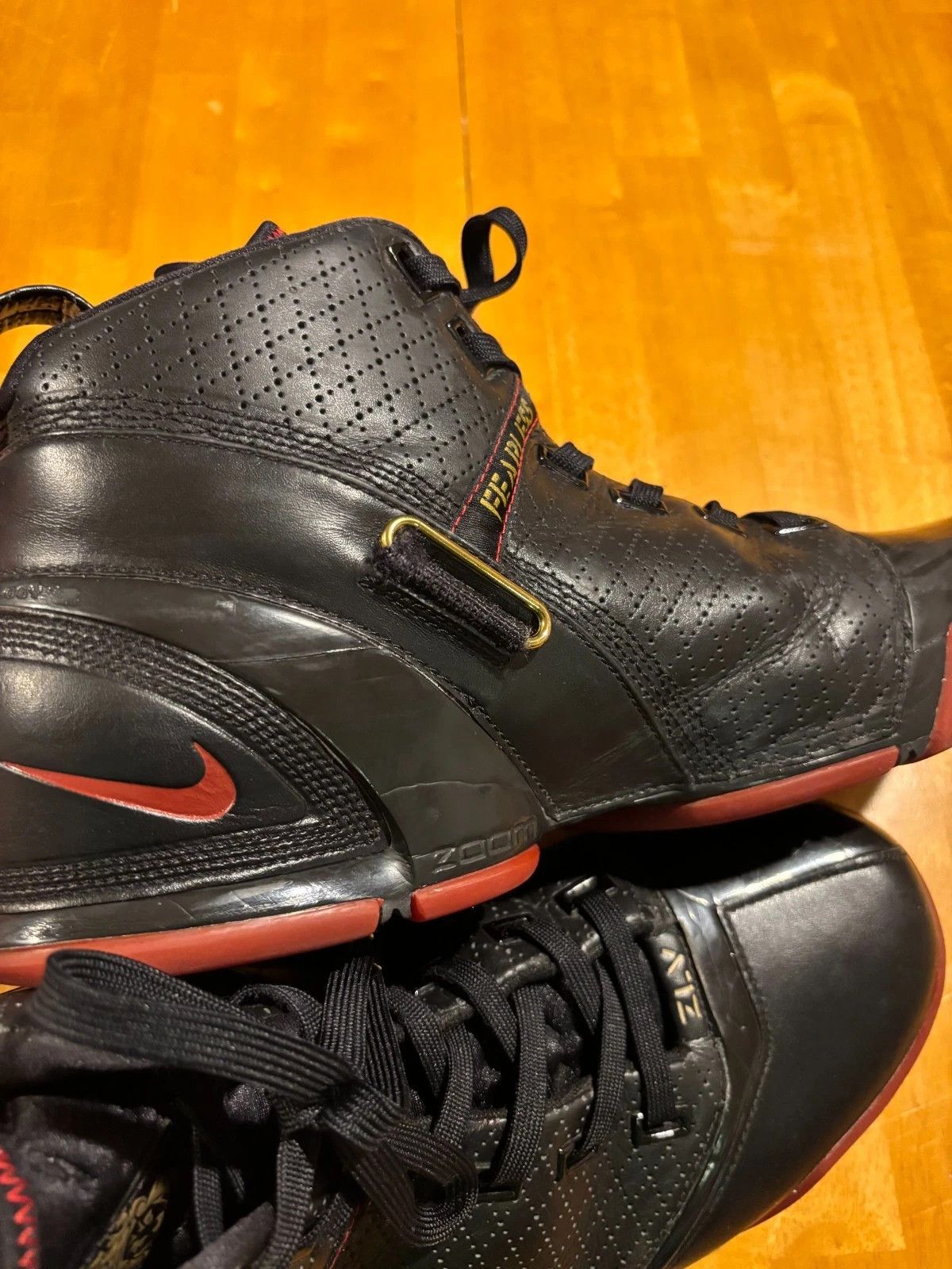 Nike 2007 LeBron 5 Black Crimson Metallic Gold Size US 12 / EU 45 - 20 Thumbnail