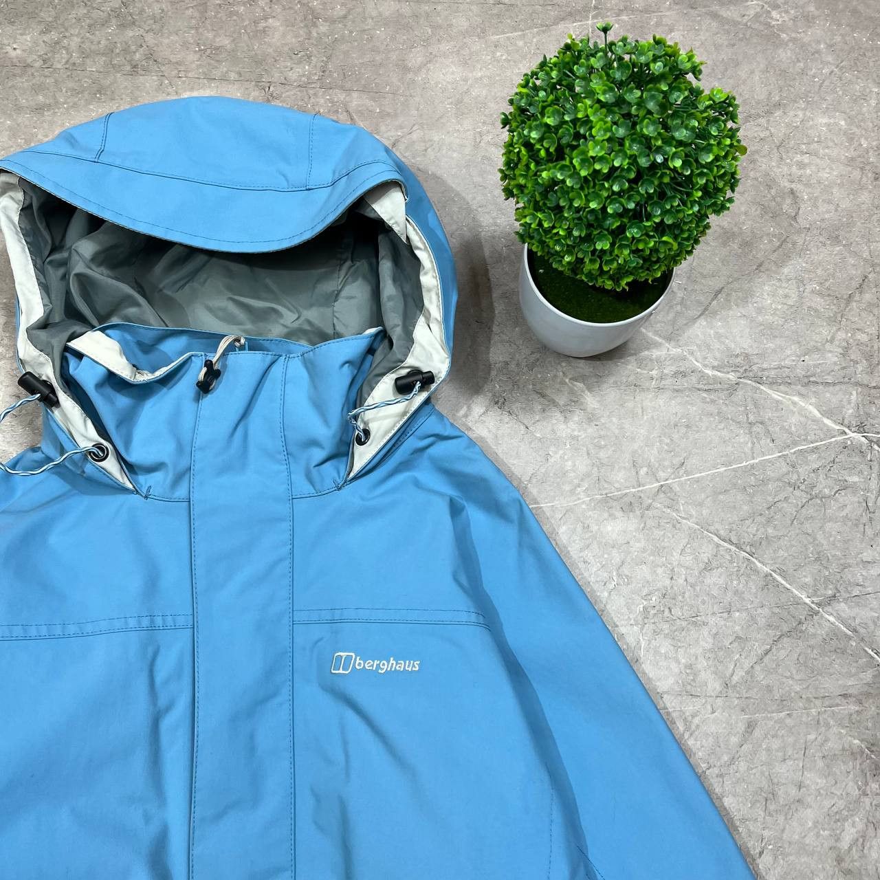 Berghaus Vintage Berghaus AquaFoil Blue Gorpcore Windbreaker Jacket Size US S / EU 44-46 / 1 - 5 Thumbnail