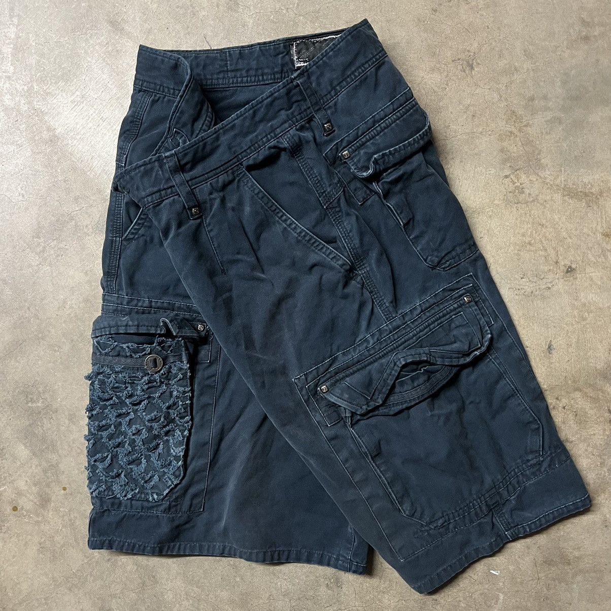 Oakley × Vintage Vintage Y2K Oakley Navy Tactical Cargo Shorts Size US 34 / EU 50 - 8 Thumbnail