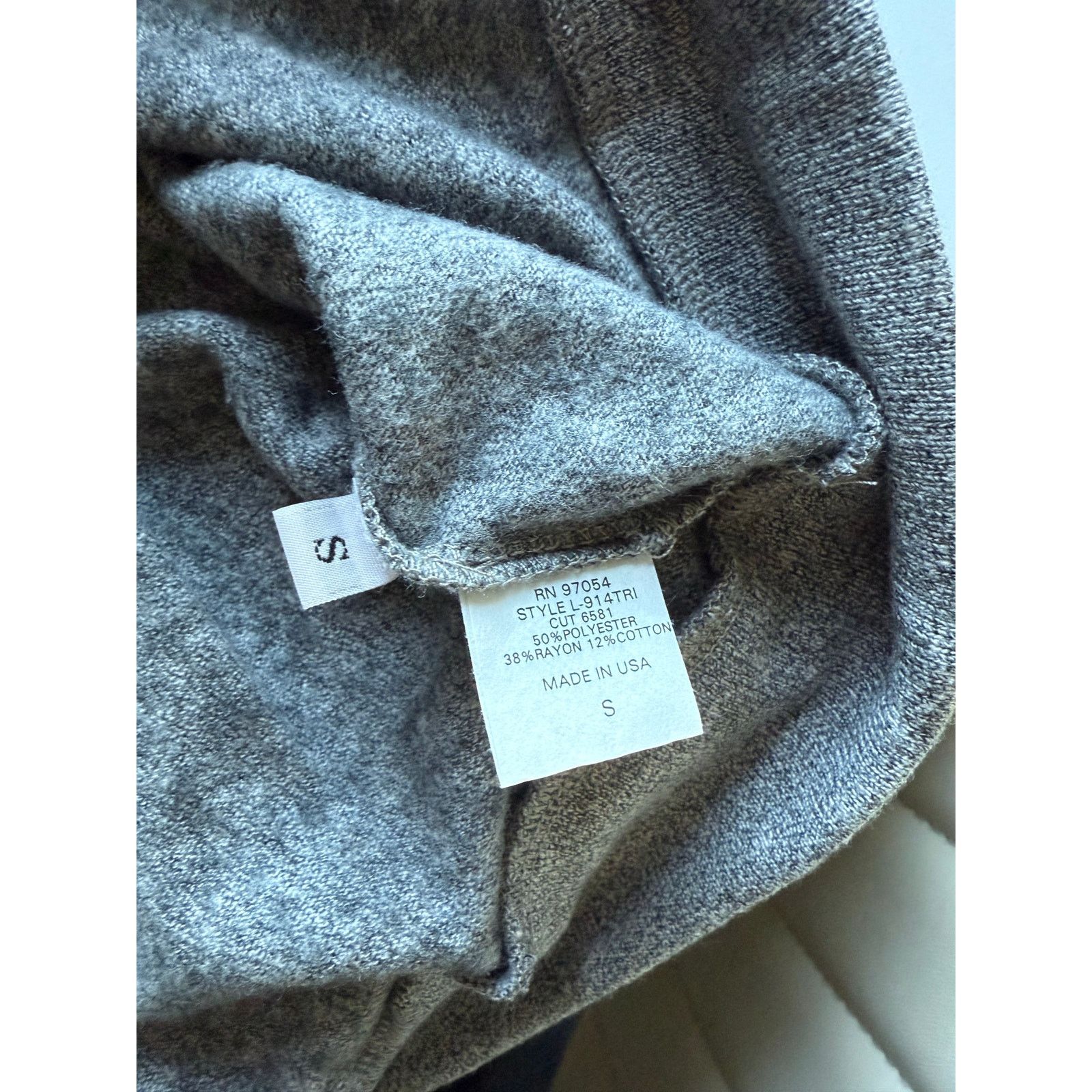 REVOLVE $160 New Lanston Revolve Raglan Sweatshirt Tee - Grey XS Size XS / US 0-2 / IT 36-38 - 9 Thumbnail