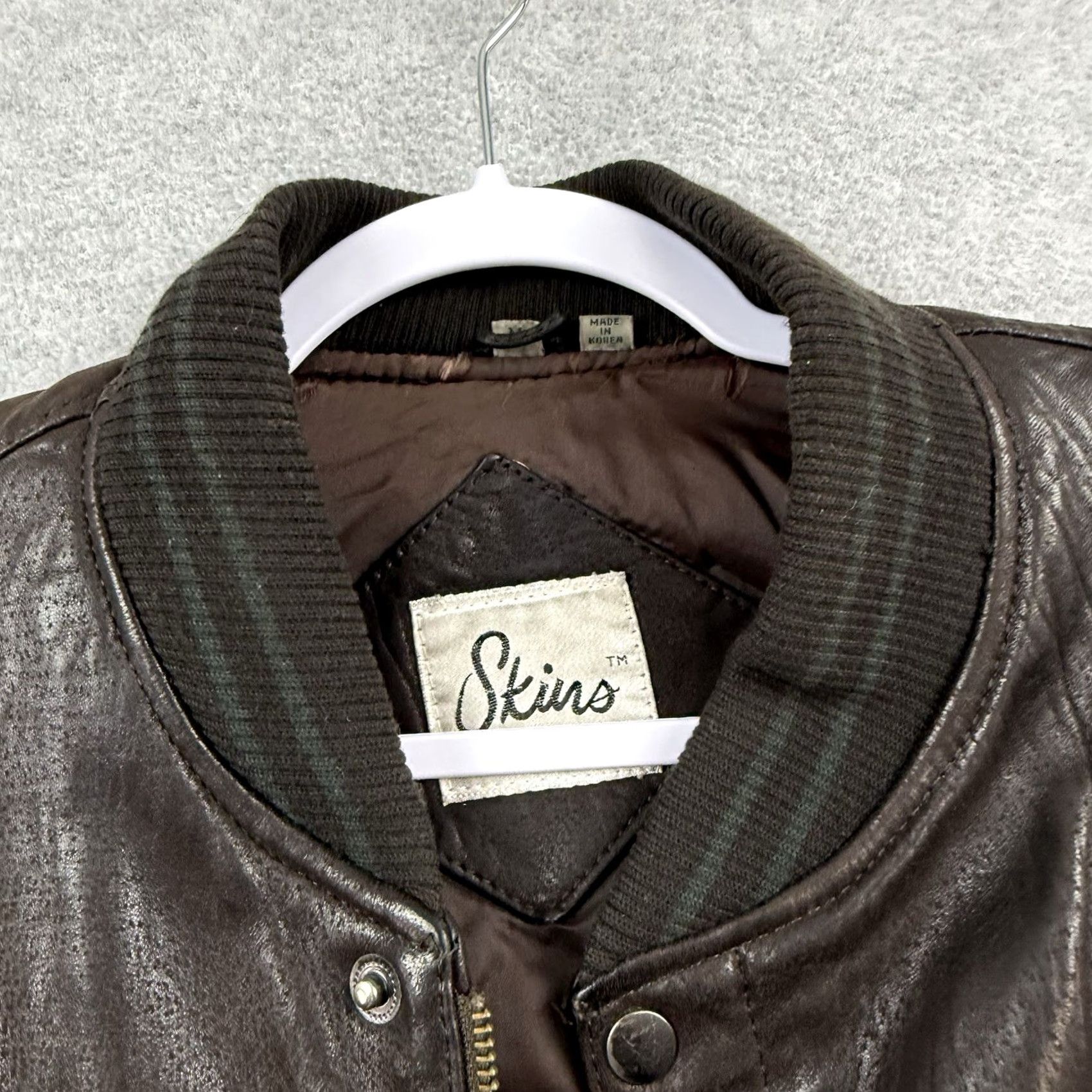 Vintage VINTAGE Skins Bomber Jacket Leather Two Tone Green Brown Adult M Men, 80s 90s, Zip, Regular Fit, Zip Accents, Dry Clean Only, Walking, Casual Size US M / EU 48-50 / 2 - 3 Thumbnail