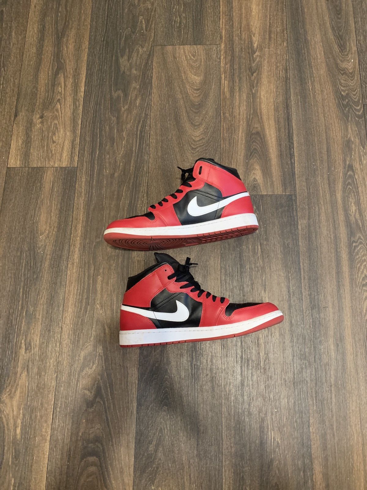 Jordan Brand Air Jordan 1 Retro Mid Chicago Gym Red Sz 12 Size US 12 / EU 45 - 3 Thumbnail