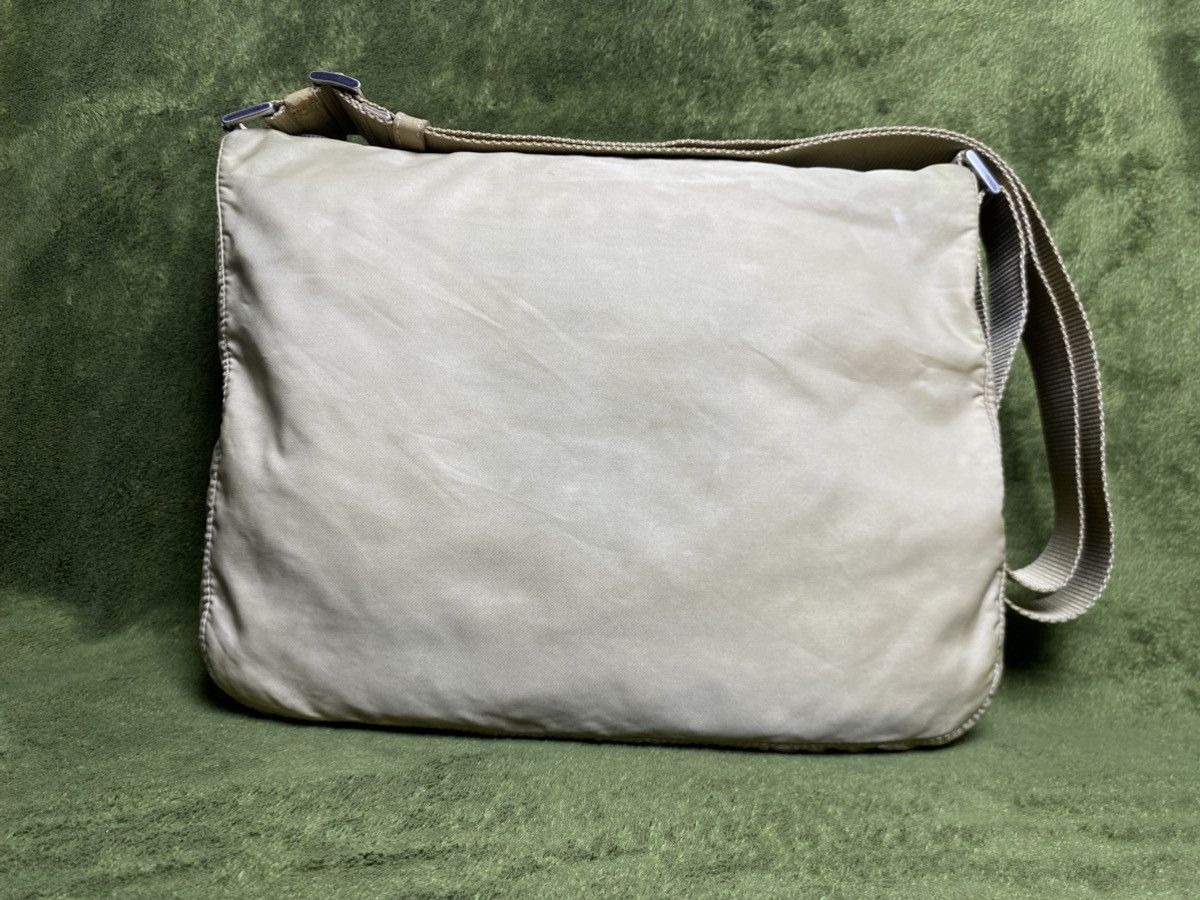 Prada Vintage Prada khaki beige nylon tessuto crossbody bag Size ONE SIZE - 20 Thumbnail