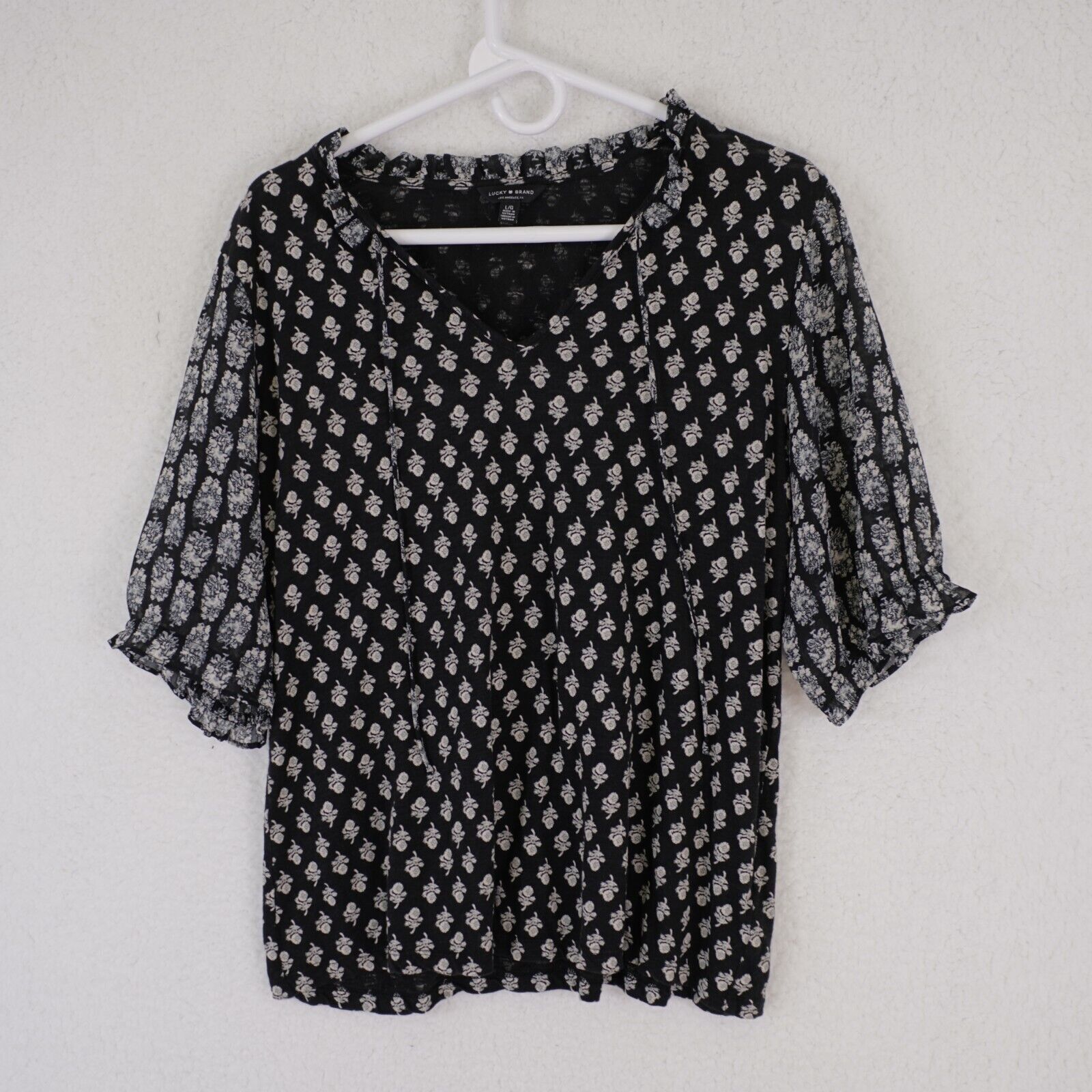 Lucky Brand Lucky Brand Black Floral Flutter Sleeve V-Neck Drawstring Ta Size L / US 10 / IT 46 - 1 Thumbnail