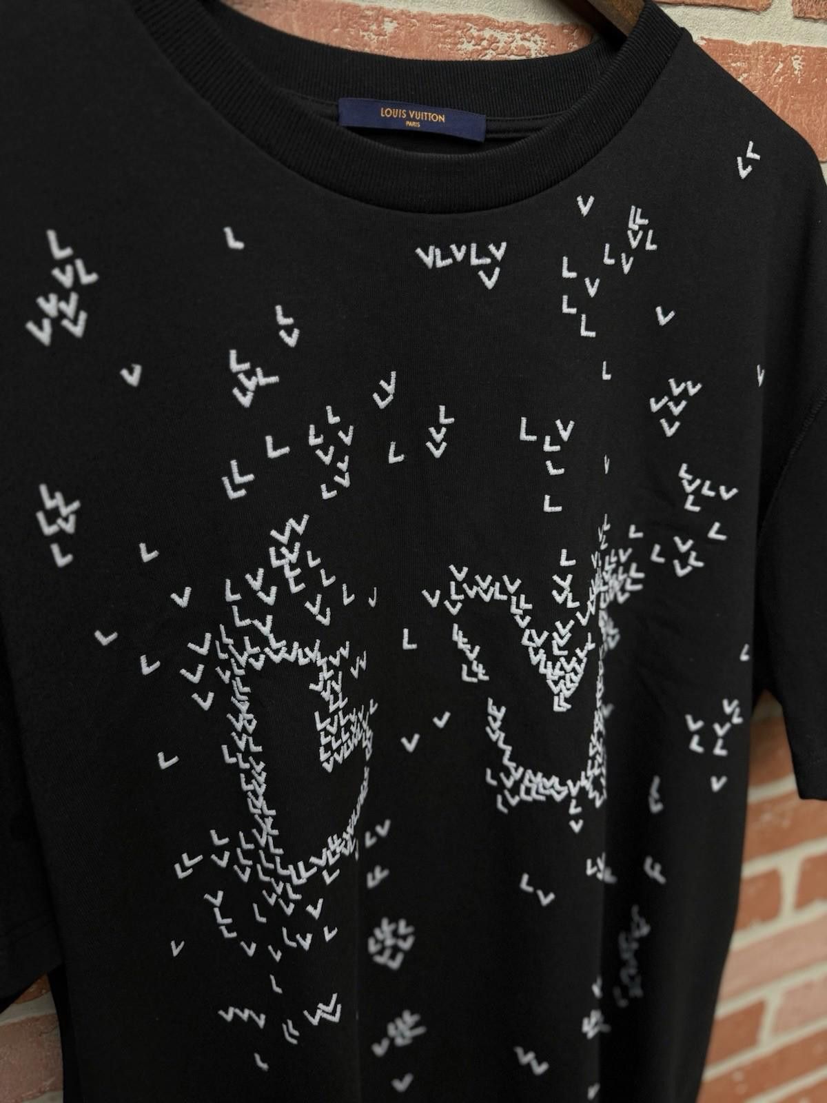 Louis Vuitton LOUIS VUITTON T-Shirt LV Tee Cotton Black Men’s Size XL Rare Size US L / EU 52-54 / 3 - 5 Thumbnail