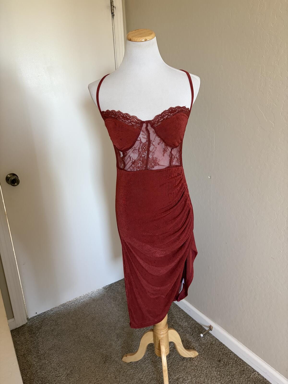 Cyderhouse Cider lace ruched split cami midi dress Size M / US 6-8 / IT 42-44 - 1 Thumbnail