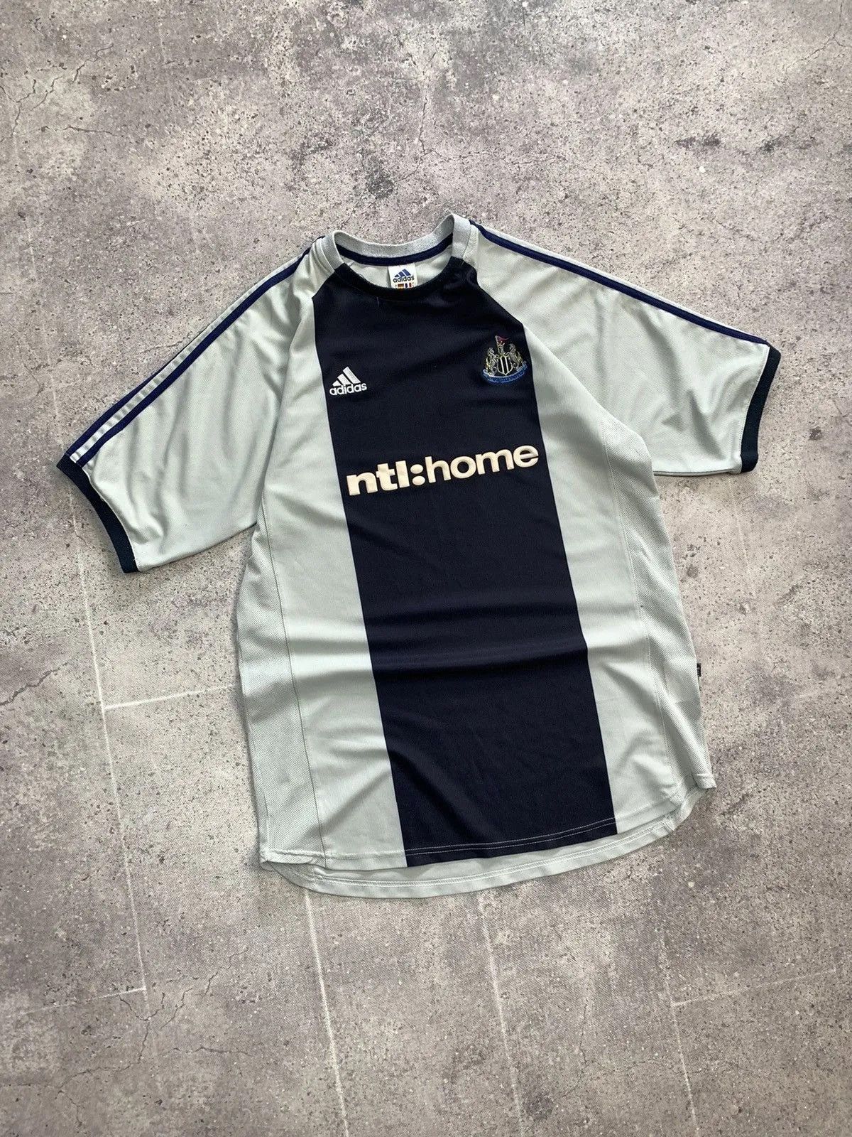 Vintage Vintage NEWCASTLE UNITED 2002/2003 SOCCER FOOTBALL JERSEY Size US XL / EU 56 / 4 - 3 Thumbnail