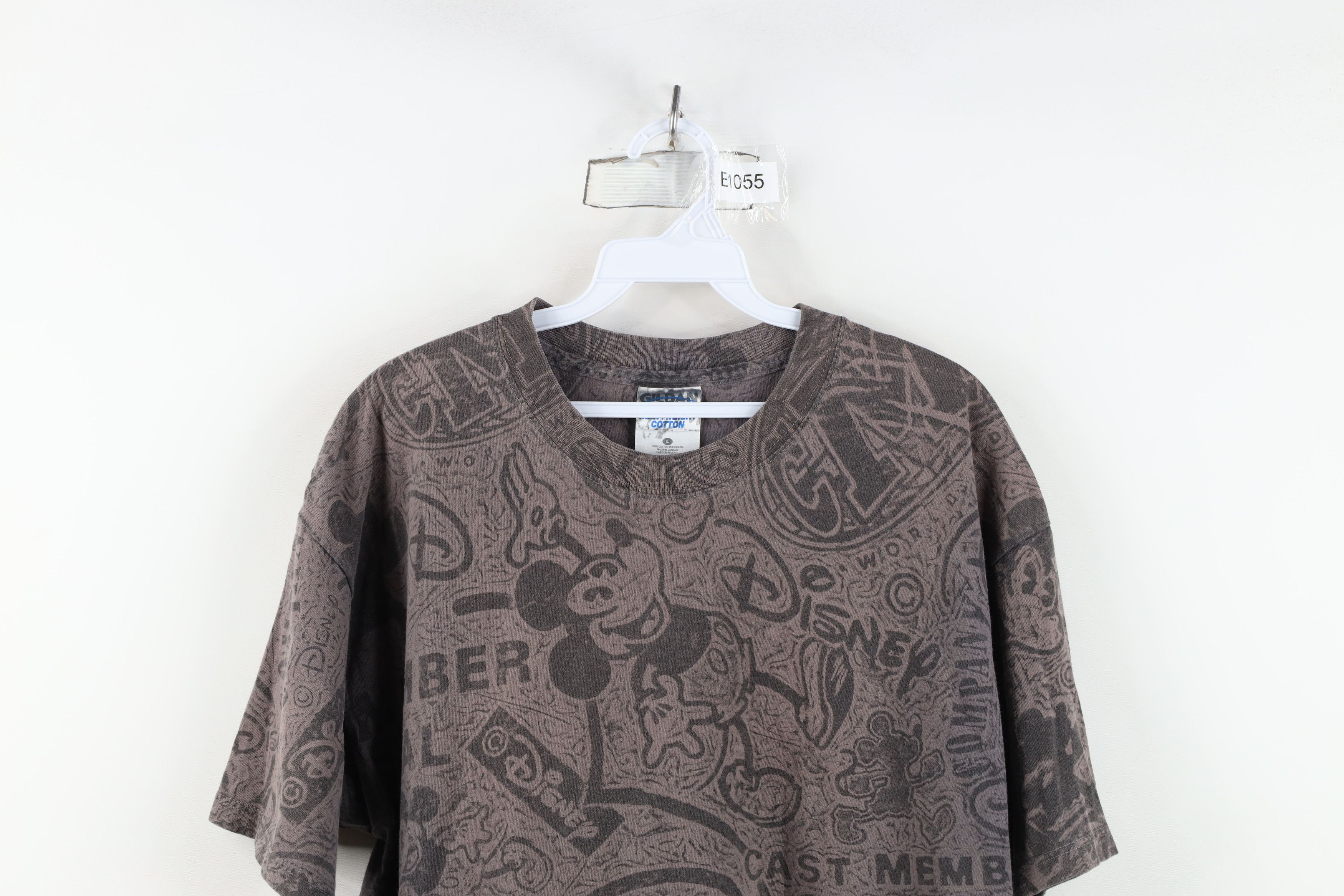 Disney Vintage 90s Disney Original All Over Print Employee T-Shirt Size US L / EU 52-54 / 3 - 2 Thumbnail