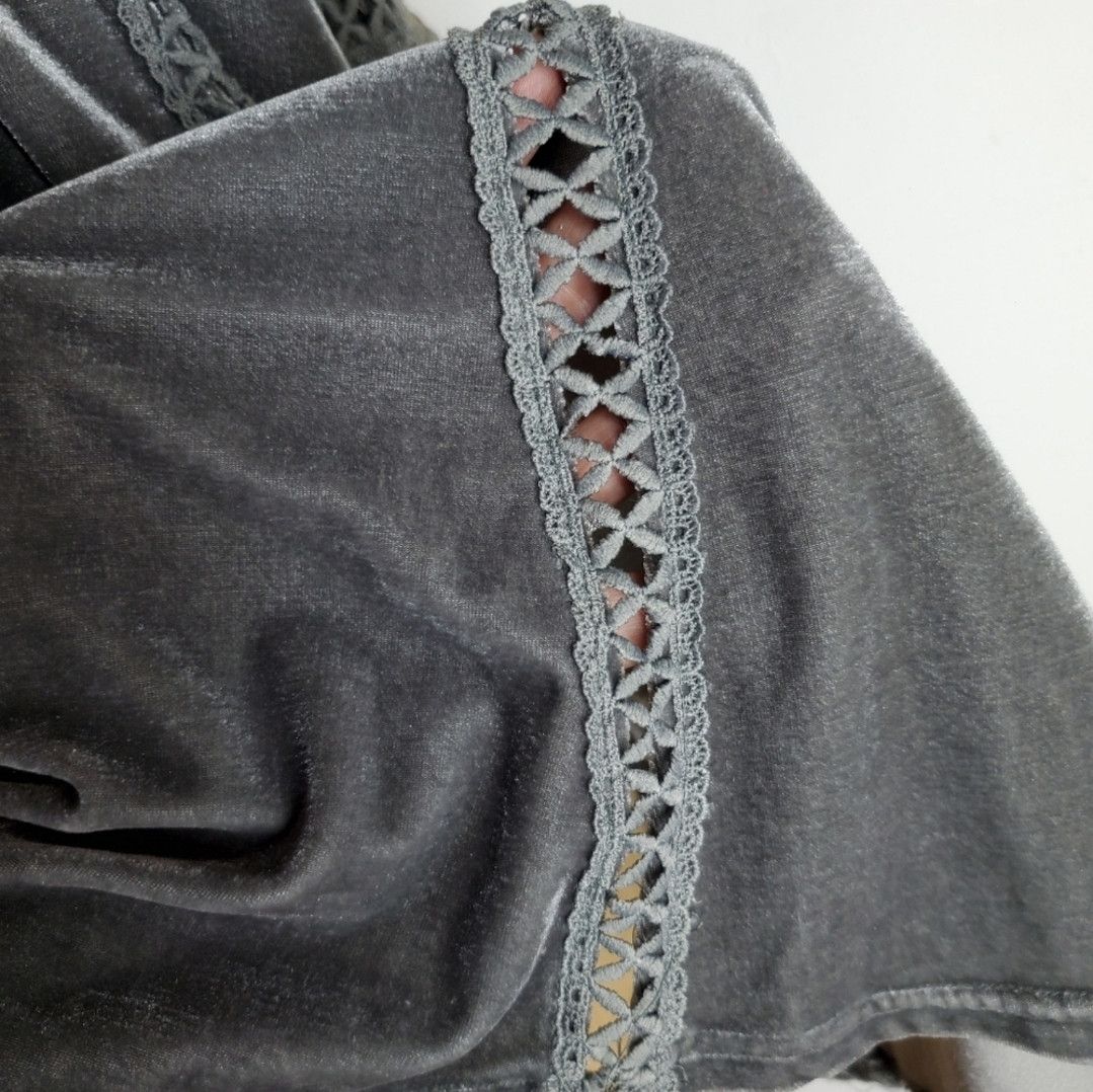 Other POL Size S Tunic Top Velvet Lace V-Neck 3/4 Bell Sleeve Grey Size S / US 4 / IT 40 - 6 Thumbnail
