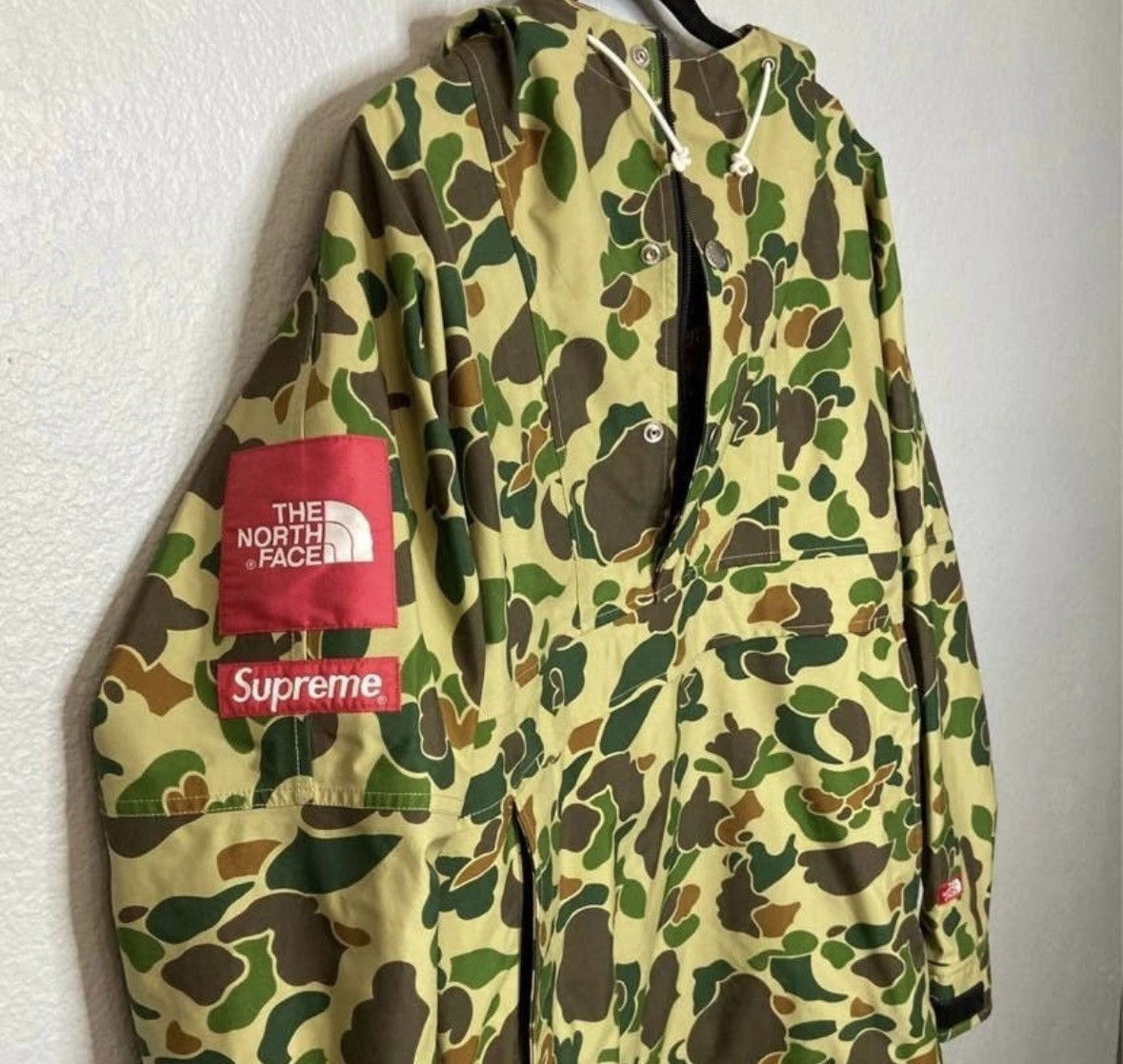 Supreme × The North Face Supreme x The North Face Duck Camo Expedition Pullover sz M Size US M / EU 48-50 / 2 - 4 Thumbnail