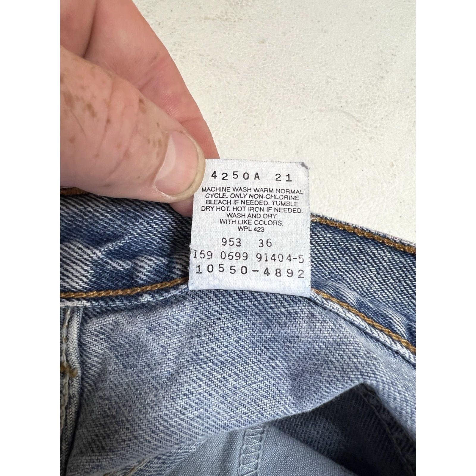 Levi's VINTAGE Levi's 550 Denim Jeans Distressed Tapered Leg Sz 9 Juniors Women 90s Distressed 550 Model Jeans Boys? Wait. Size 30" / US 8 / IT 44 - 3 Thumbnail