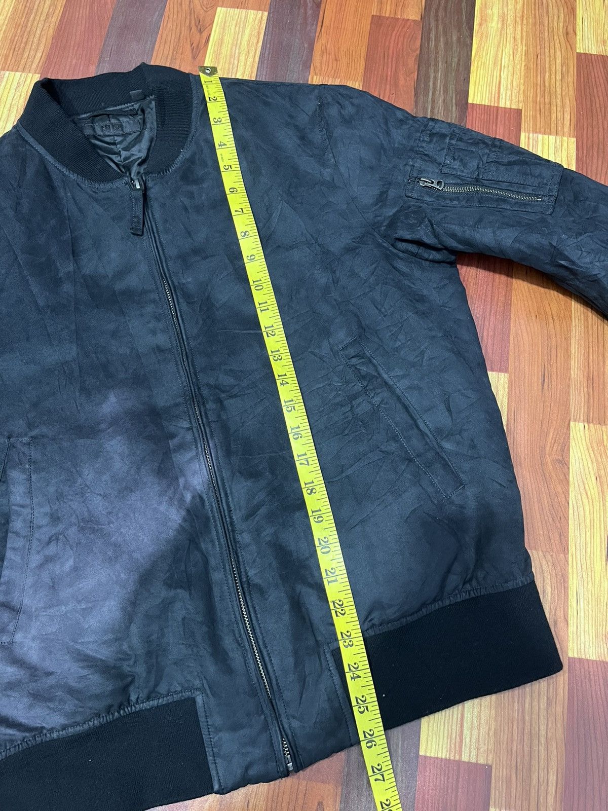 Uniqlo Uniqlo MA-1 Bomber Jacket Black Minimal Fade Size US M / EU 48-50 / 2 - 12 Thumbnail