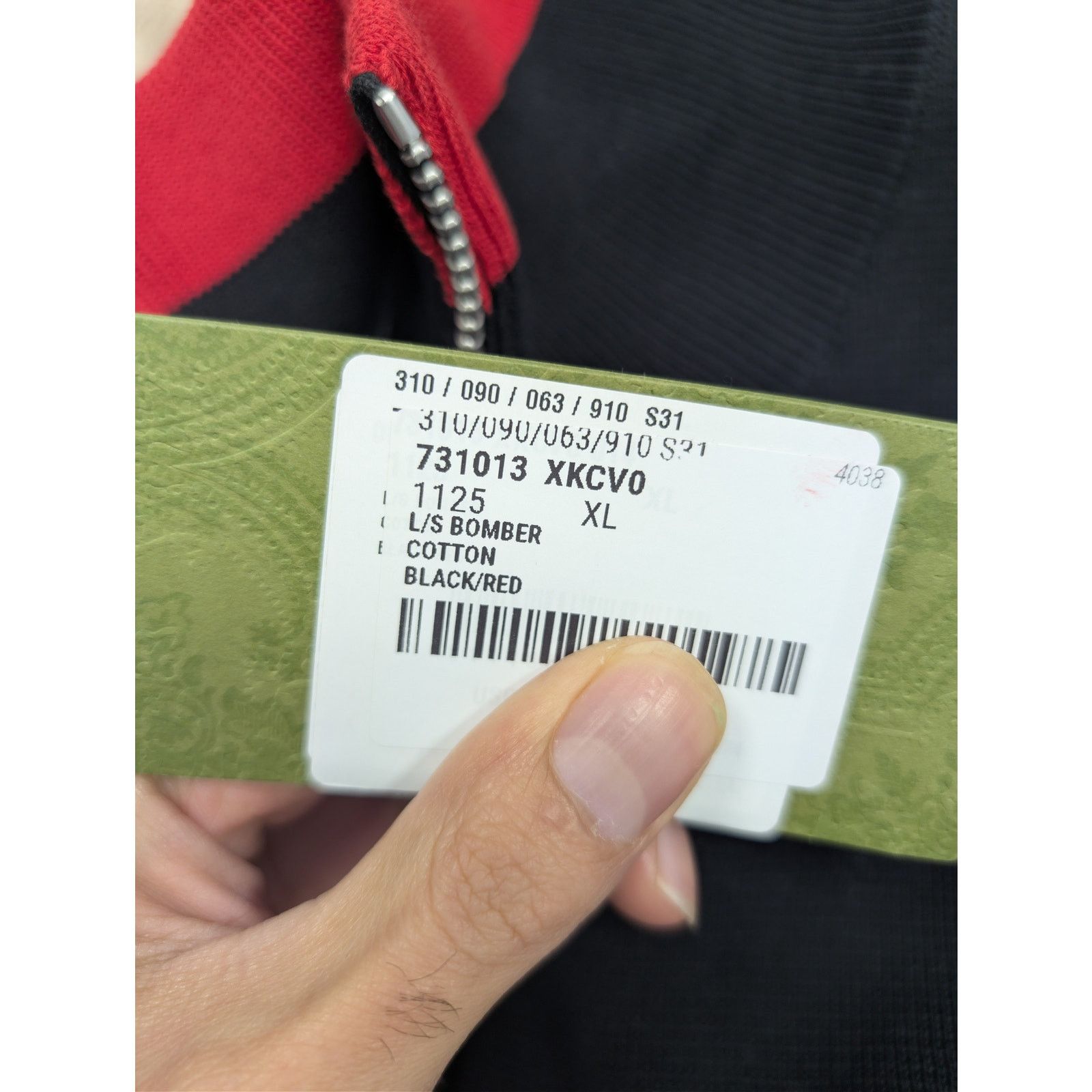 Gucci o1rshd1 Cotton Long Sleeve Bomber Jacket in Black/Red Size US XL / EU 56 / 4 - 22 Thumbnail