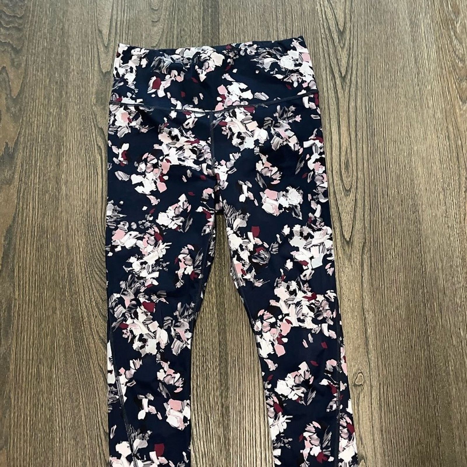 Athleta Athleta Challenge Bloom 7/8 Tight Leggings Navy Pink Floral Size 26" / US 2 / IT 38 - 3 Thumbnail