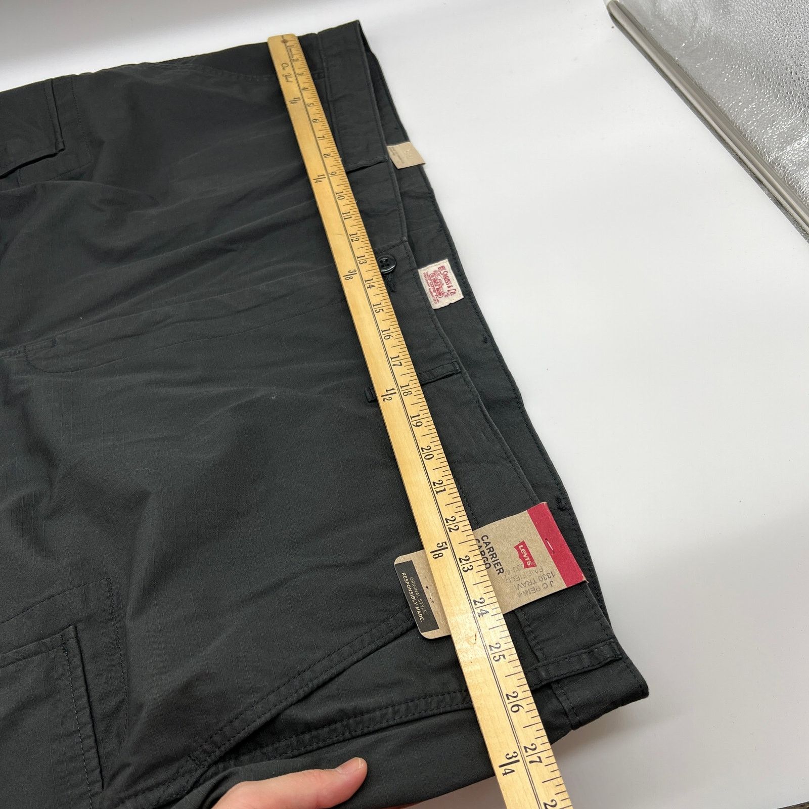 Levi's Levi's Men's Carrier Cargo Shorts Black Color Size 52 Size US 36 / EU 52 - 5 Thumbnail