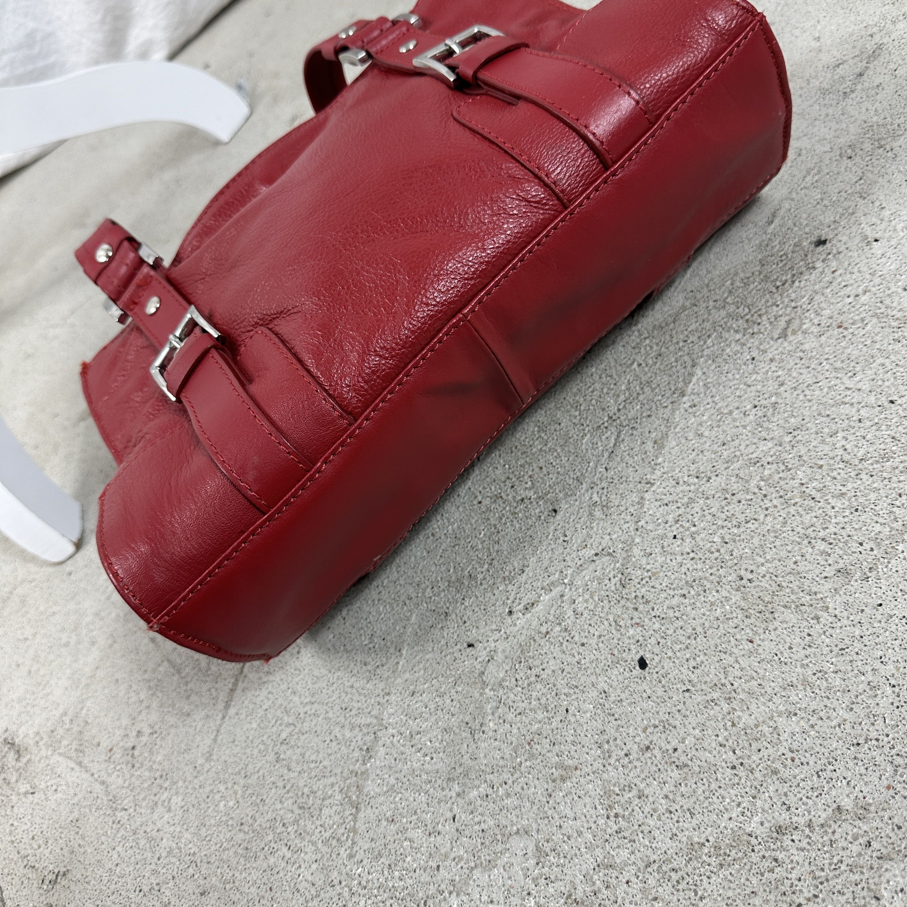 Vintage Vintage Avant Garde Faux Leather Cherry Red Shoulder Bag Size ONE SIZE - 7 Thumbnail