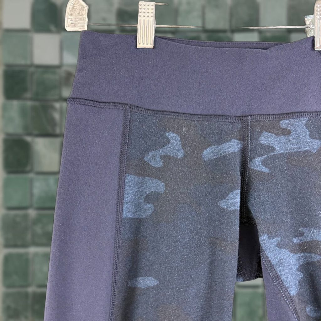 Lululemon Lululemon Wunder Under Crop Leggings Womens Size 4 Blue Camo Pull On Yoga Gym Size 27" / US 4 / IT 40 - 1 Thumbnail