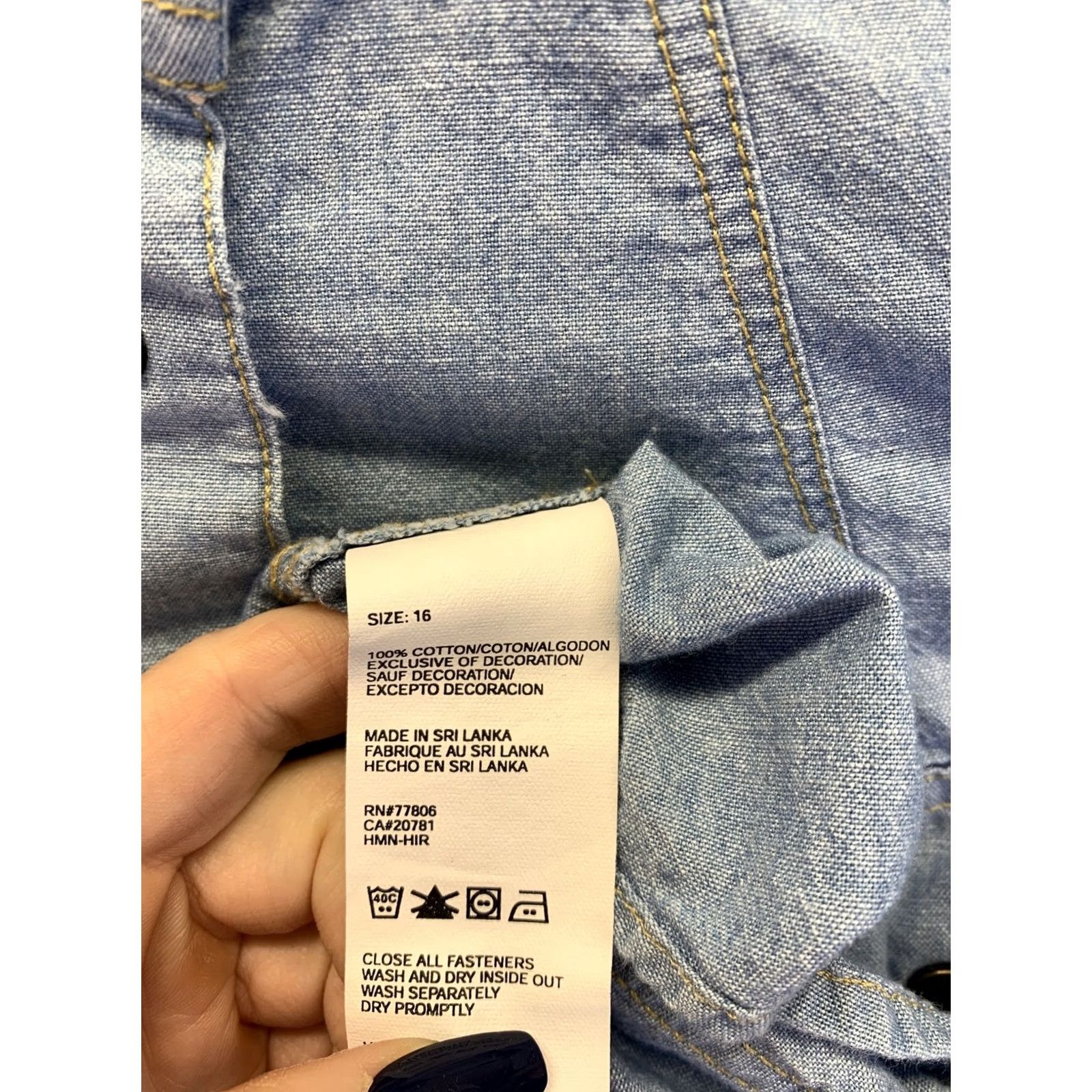 Tommy Hilfiger VINTAGE Tommy Hilfiger Woman Denim Chambray Snap Front Top 16 Blue 100% Cotton Shirt Womens Size XXL / US 16-18 / IT 52-54 - 4 Thumbnail