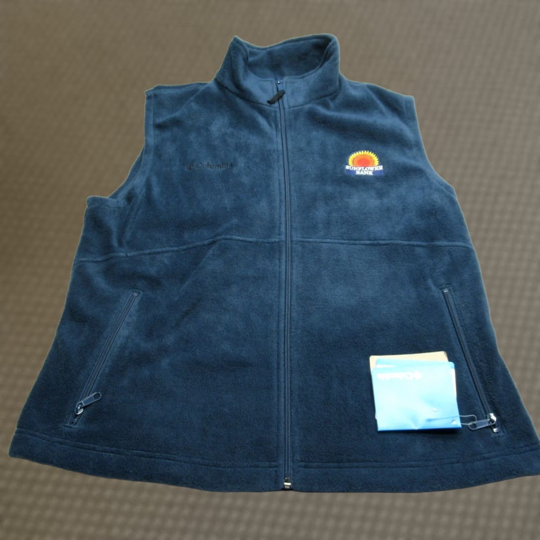 Vintage Vest Womens XL Blue Columbia Fleece Pockets Full Zip SUPER Soft Outdoor Logo NEW Size XL / US 12-14 / IT 48-50 - 1 Thumbnail