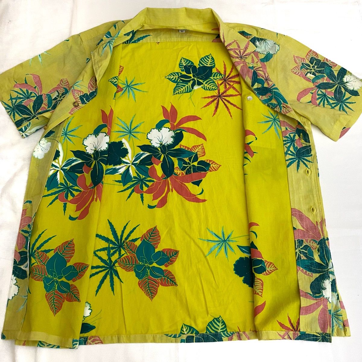Billabong Billabong Hawaiian Shirt Mens Large Yellow Button Up Floral Size US L / EU 52-54 / 3 - 14 Thumbnail
