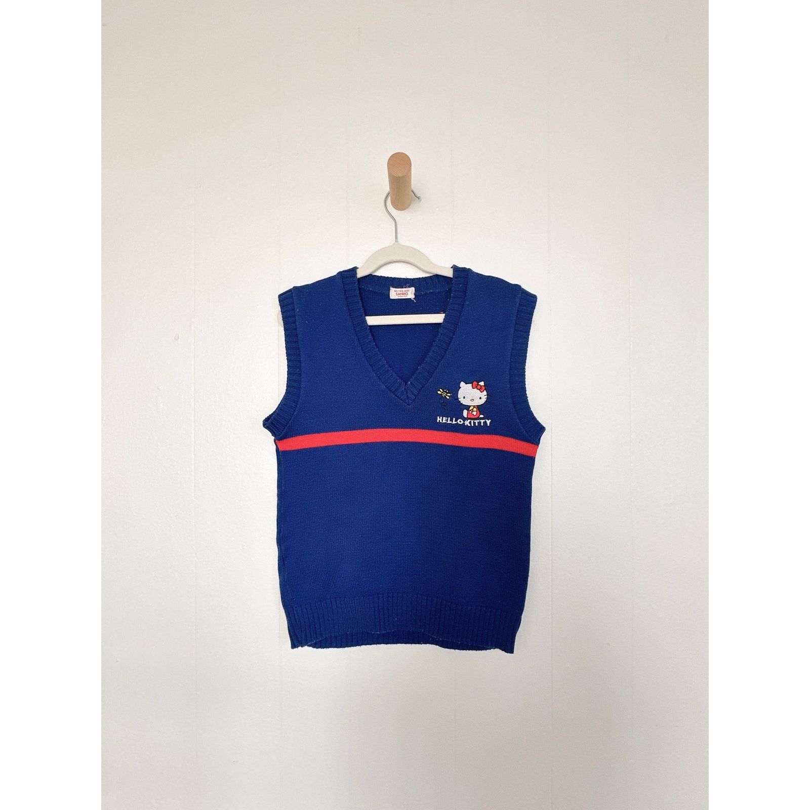 Other Archival 1976 Sanrio Original Wear Hello Kitty Wool Vest Size XS / US 0-2 / IT 36-38 - 1 Thumbnail