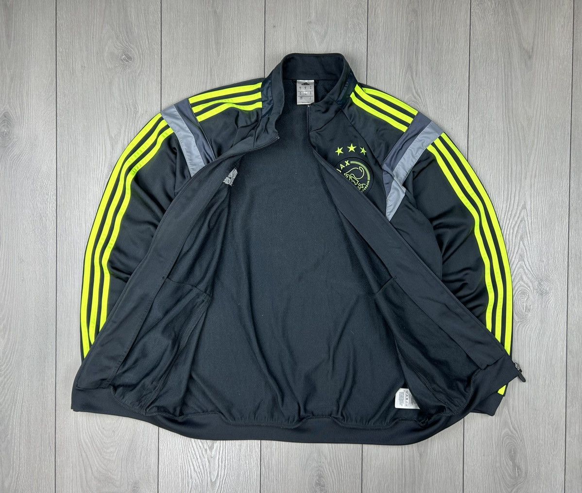 Adidas Adidas Vintage Ajax Track Jacket Size M Size US M / EU 48-50 / 2 - 7 Thumbnail