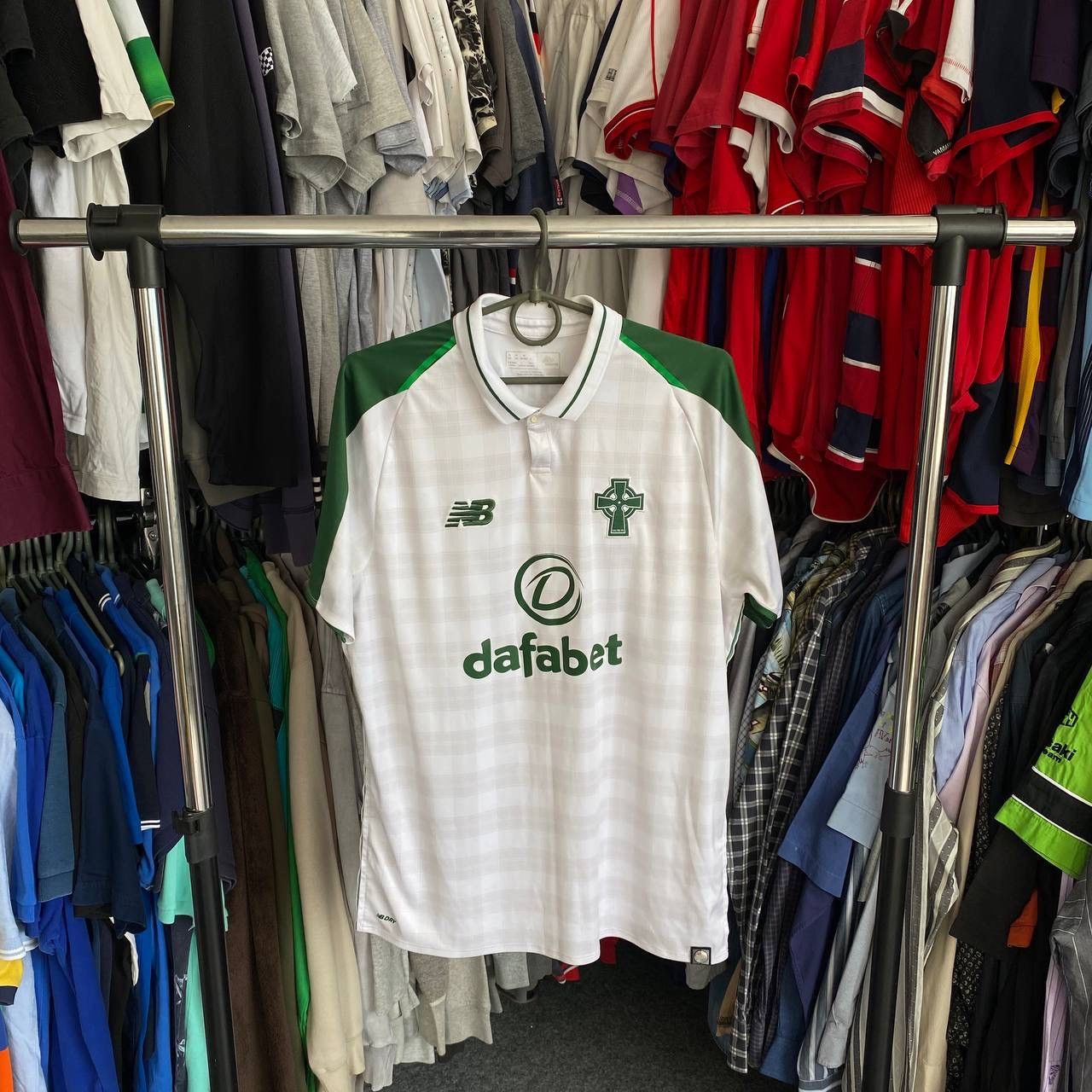 New Balance × Vintage Men’s New Balance FC Celtic Magners big logo jersey Size US M / EU 48-50 / 2 - 1 Thumbnail