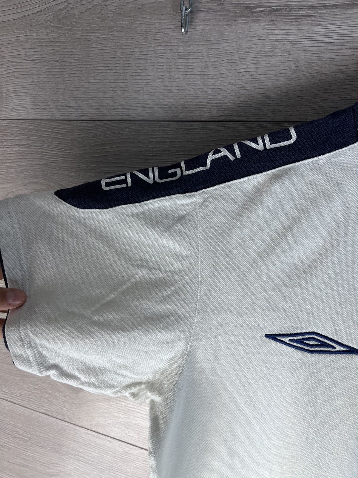 Umbro Vintage men's socer jersey Englang Umbro size L Size US L / EU 52-54 / 3 - 7 Thumbnail