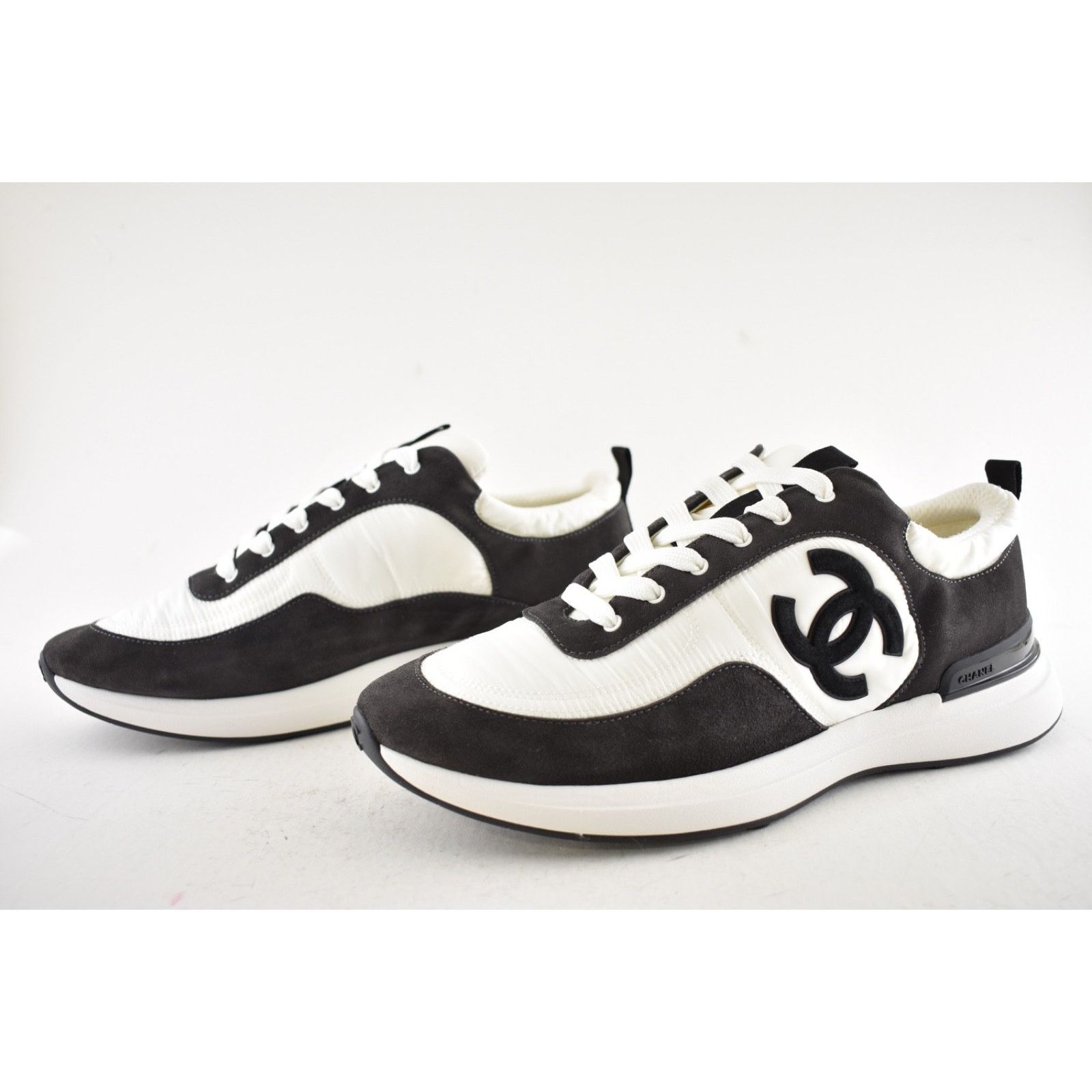 Chanel 21P Mens Grey Black White CC Logo Low Top Lace Up