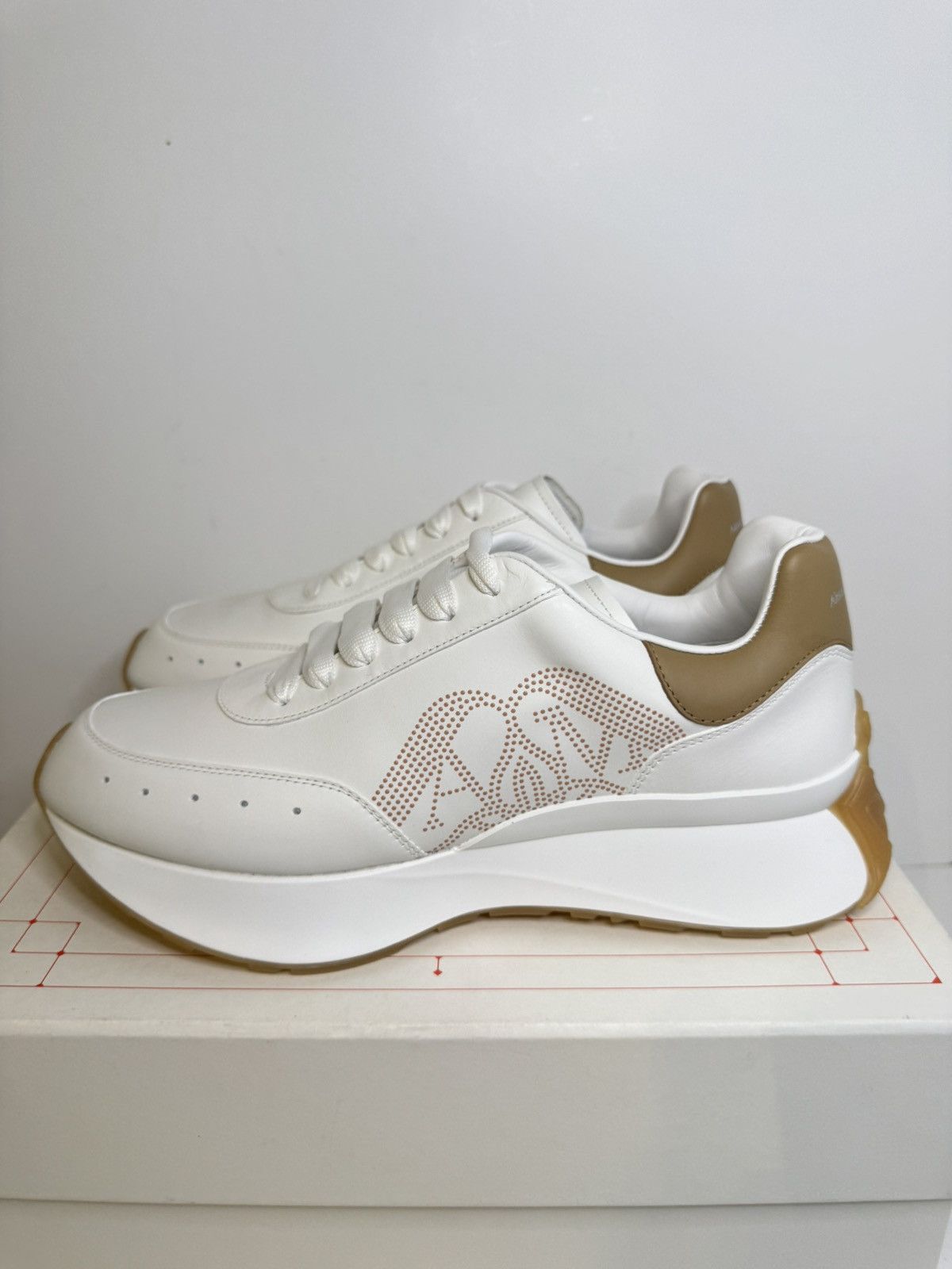 Alexander McQueen Alexander Mcqueen Man Sneakers 553680WIAC8