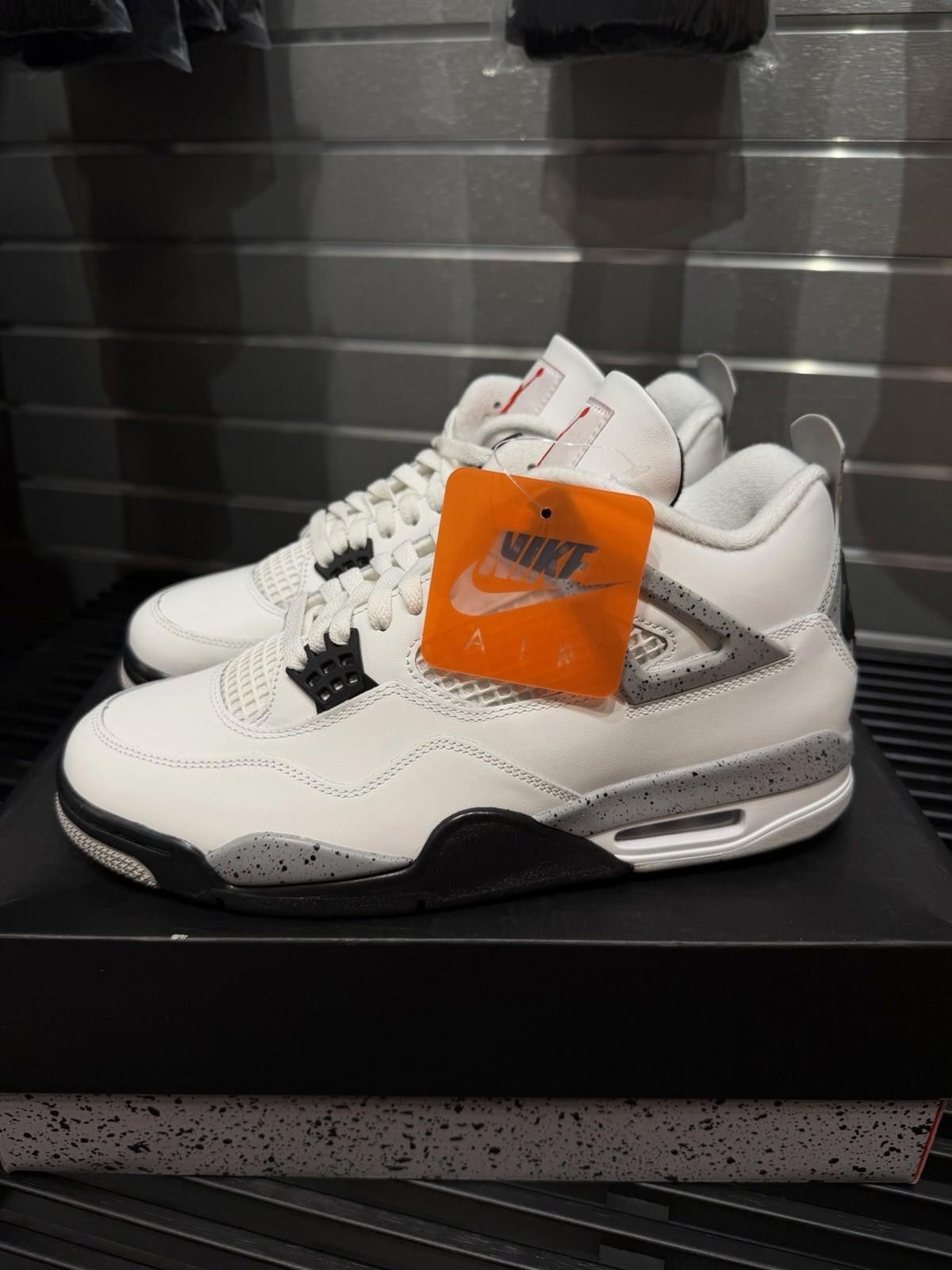 Jordan Brand Mens Size 11.5 Nike Air Jordan 4 Retro OG White Cement New Size US 11.5 / EU 44-45 - 8 Thumbnail