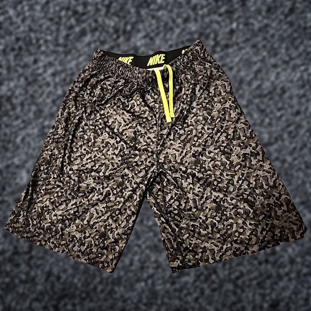 Nike Nike Shorts Mens M Camouflage DriFit Volt Training Swoosh Gym Athletic Gray Multicolor 90s? No, not applicable Mens Size US 31 - 1 Thumbnail