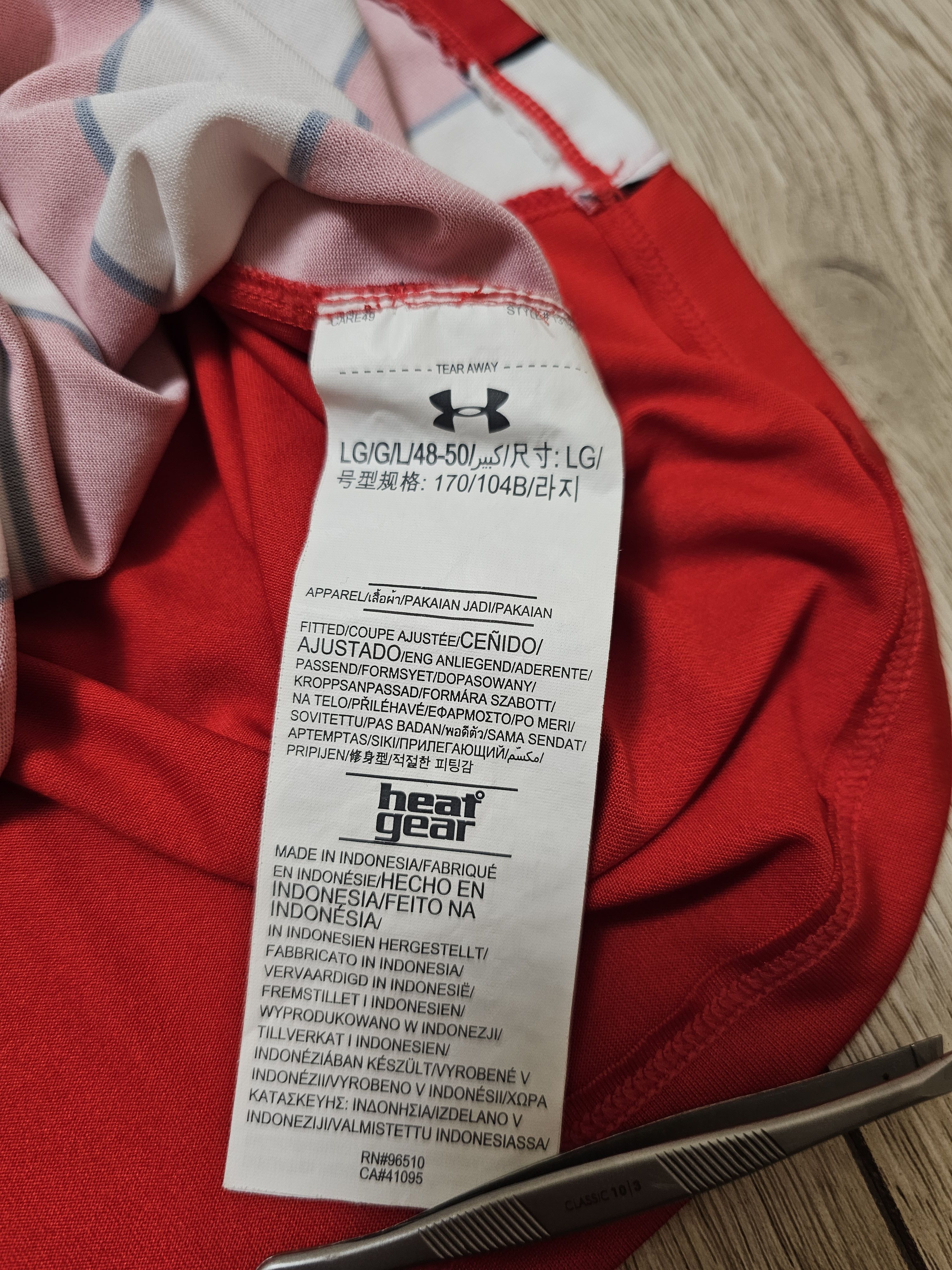 Under Armour SOUTHAMPTON 2018 2019 HOME FOOTBALL SHIRT SOCCER JERSEY Size US S / EU 44-46 / 1 - 10 Thumbnail