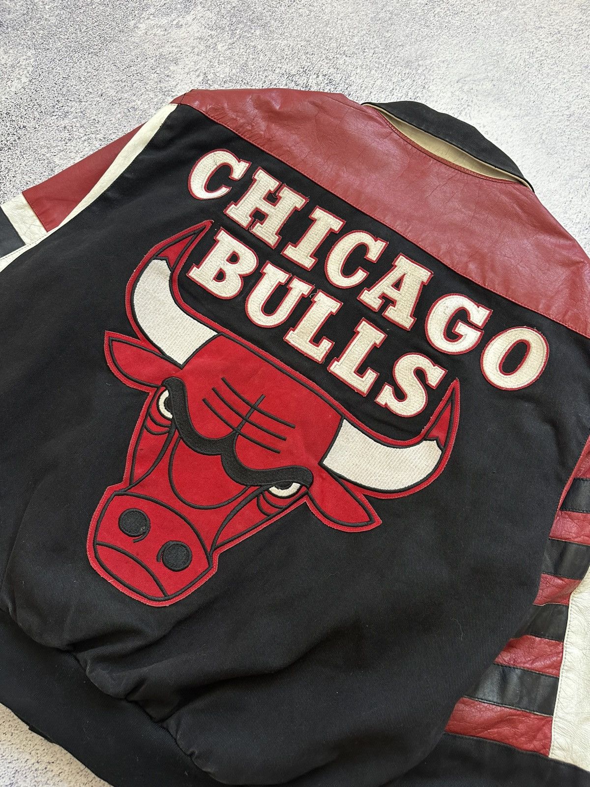 Jeff Hamilton 1993 Jeff Hamilton Chicago Bulls Jacket Size US XL / EU 56 / 4 - 17 Thumbnail