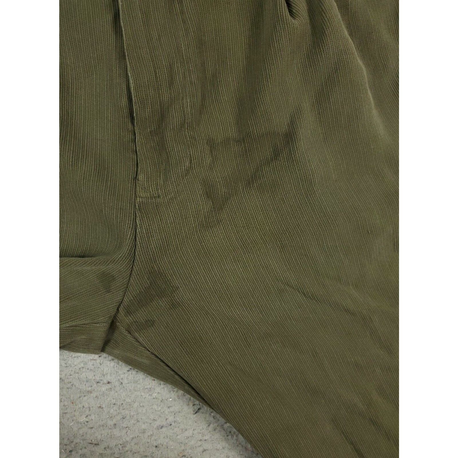Tommy Bahama VINTAGE Tommy Bahama Pants Mens Regular Size 35 Green Silk Pleated Chino Trousers Size US 35 - 6 Thumbnail