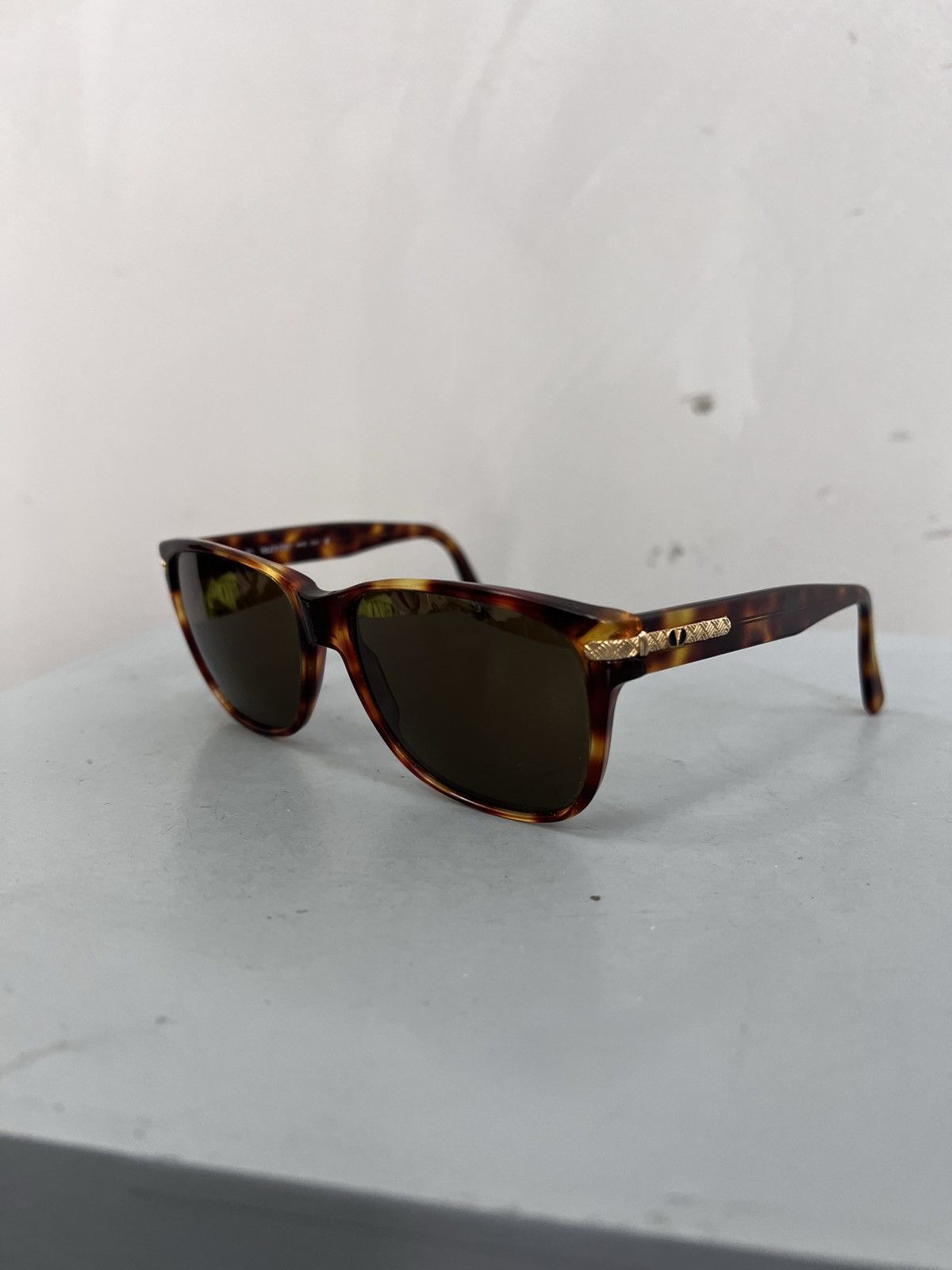 Valentino VINTAGE OLD MONEY VALENTINO BROWN SUNGLASSES Size ONE SIZE - 1 Thumbnail