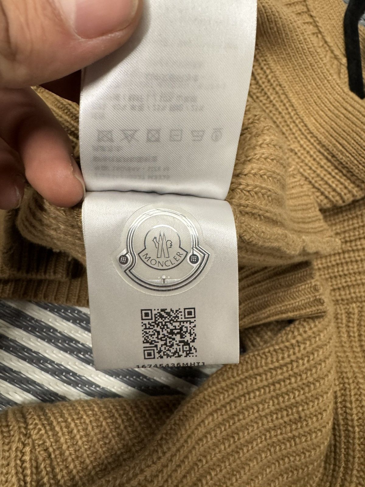 Moncler Moncler v-neck wool-cashmere cardigan Size M / US 6-8 / IT 42-44 - 11 Thumbnail